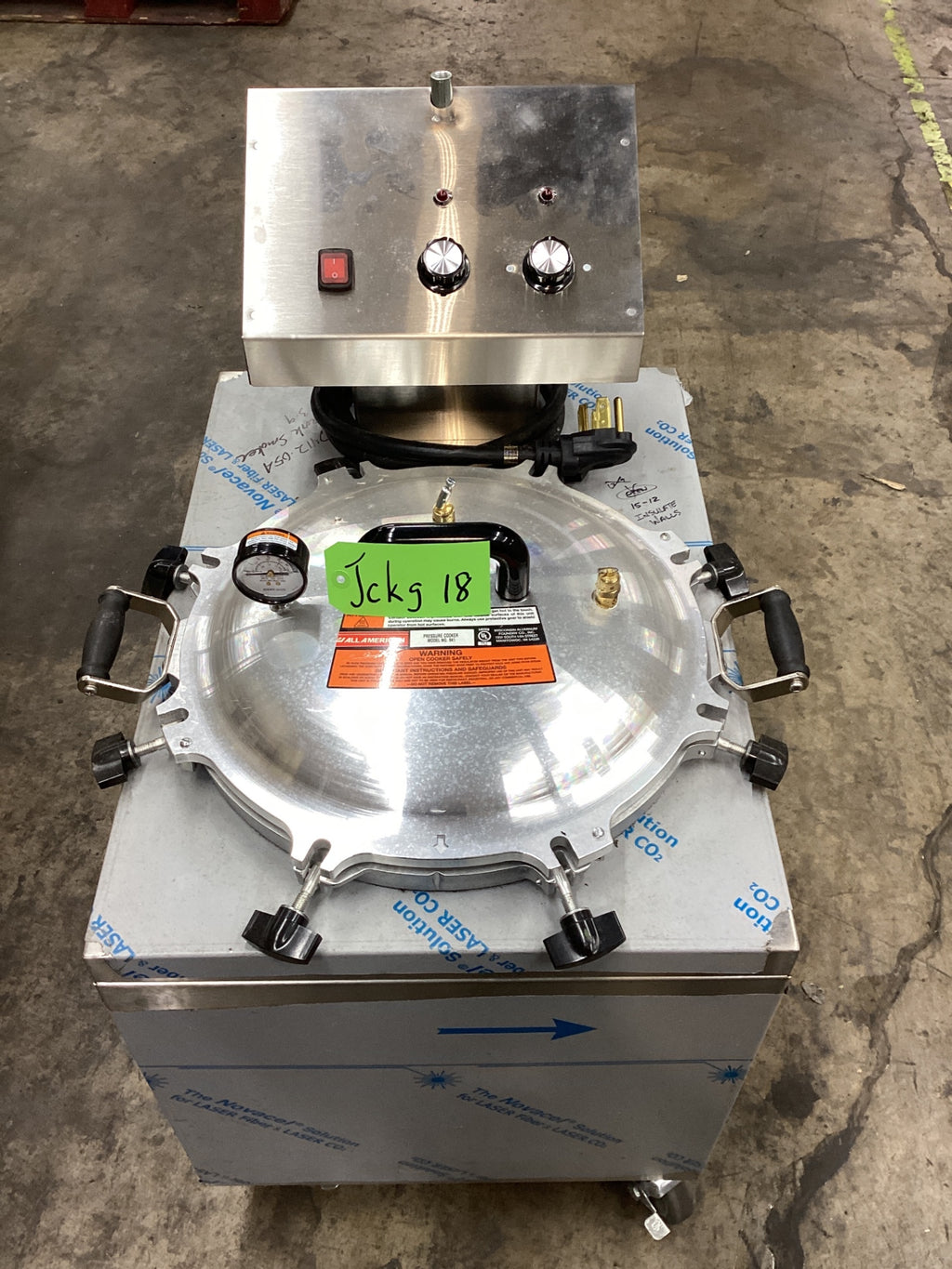 Ozark 62412-05A Pressure Smoker