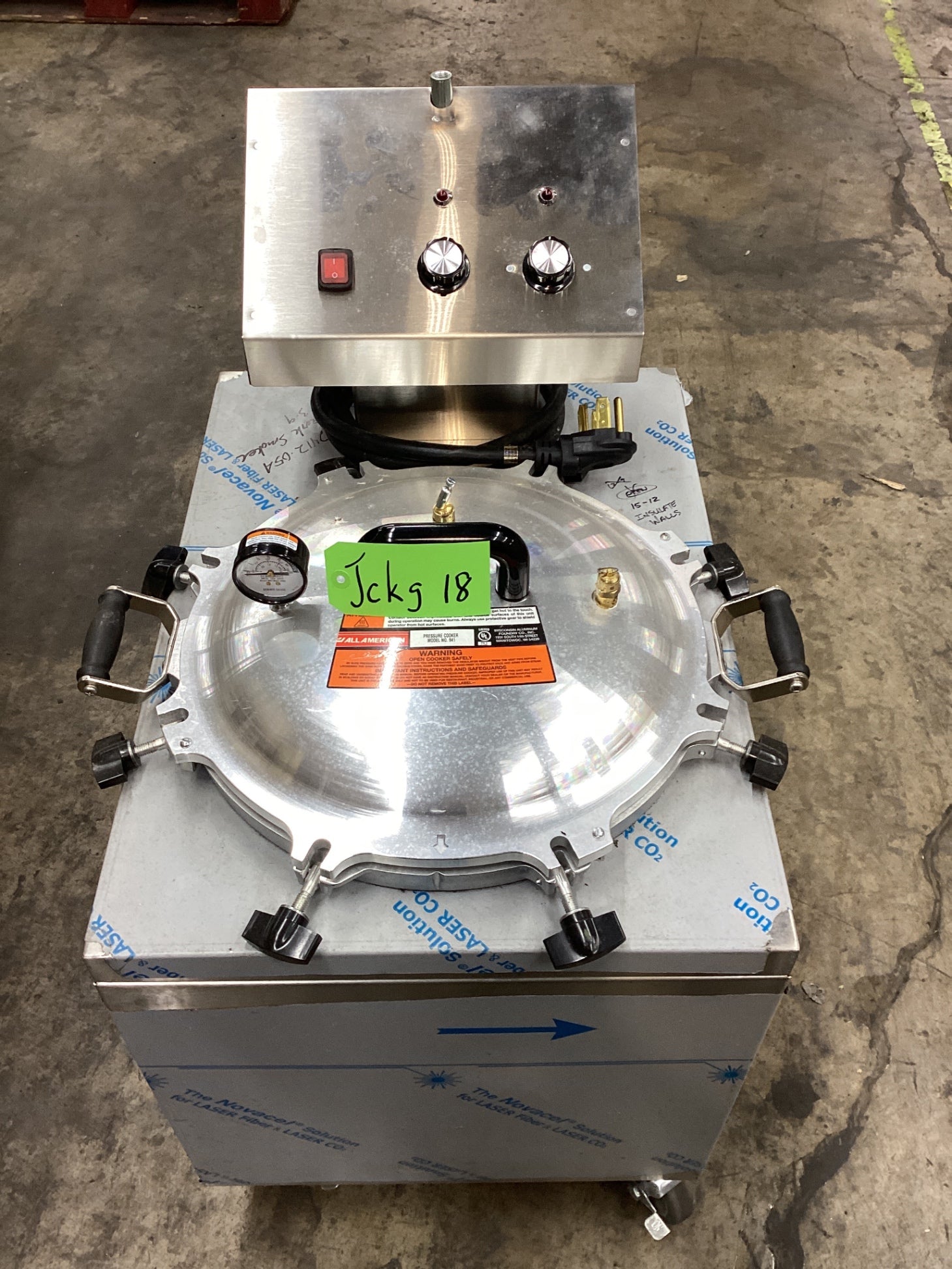 Ozark 62412-05A Pressure Smoker