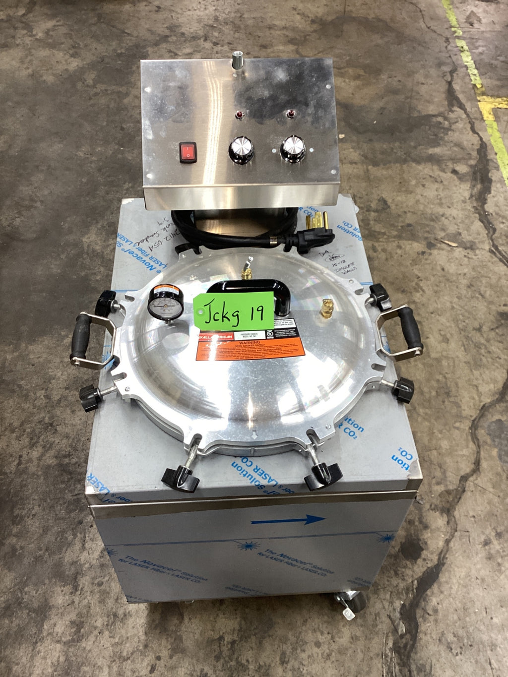 Ozark 62412-05A Pressure Smoker