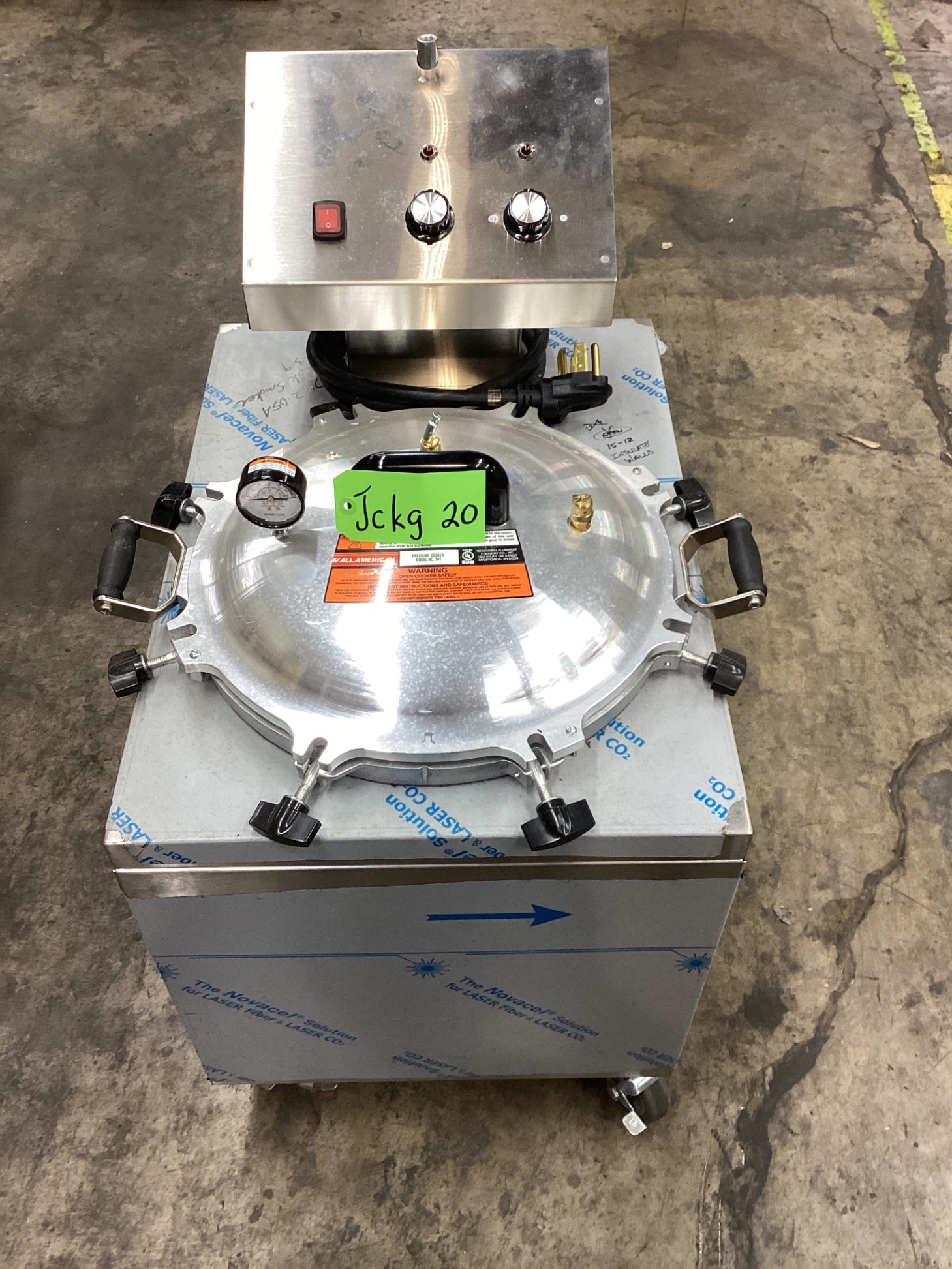 Ozark 62412-05A Pressure Smoker