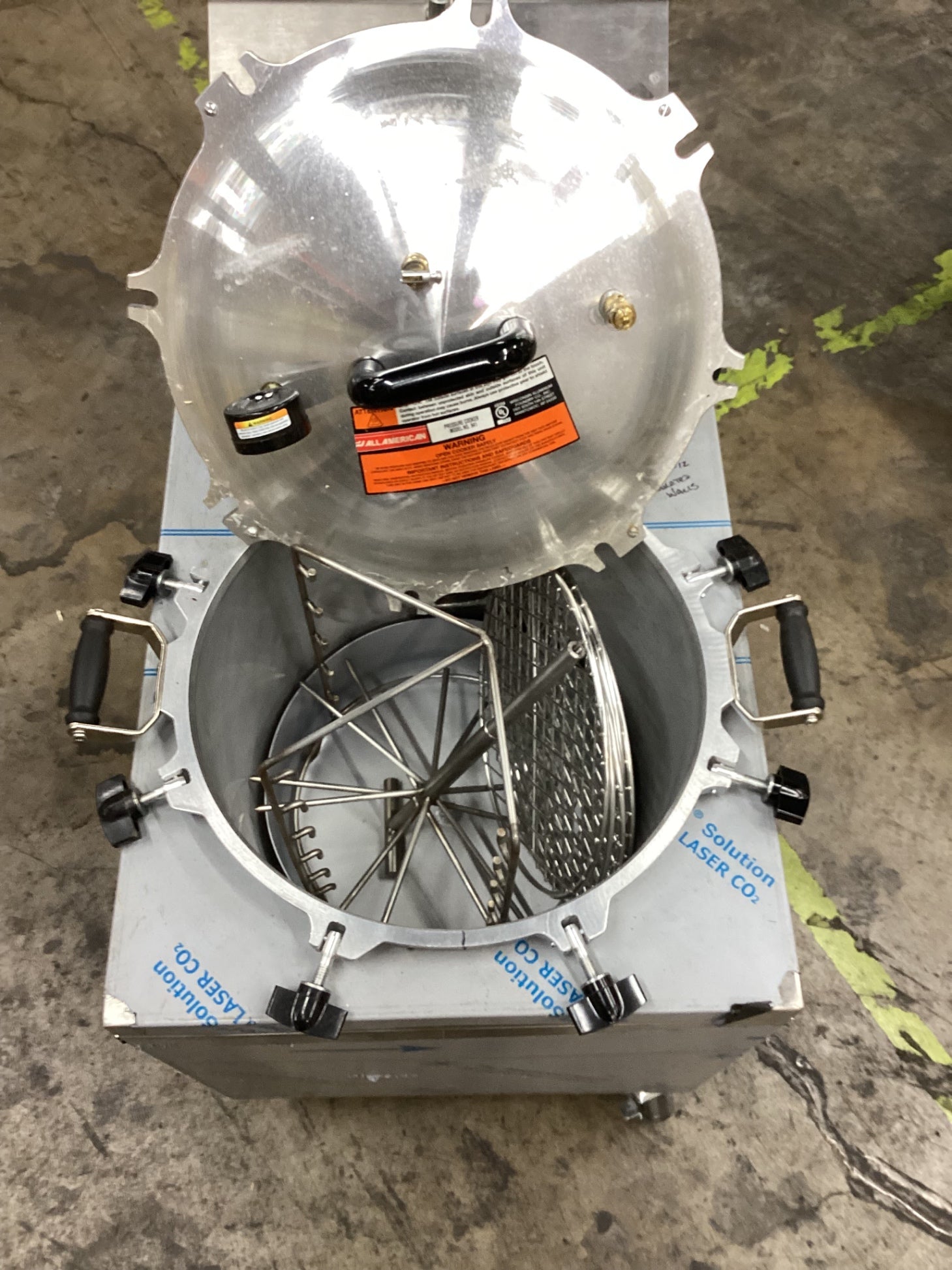 Ozark 62412-05A Pressure Smoker