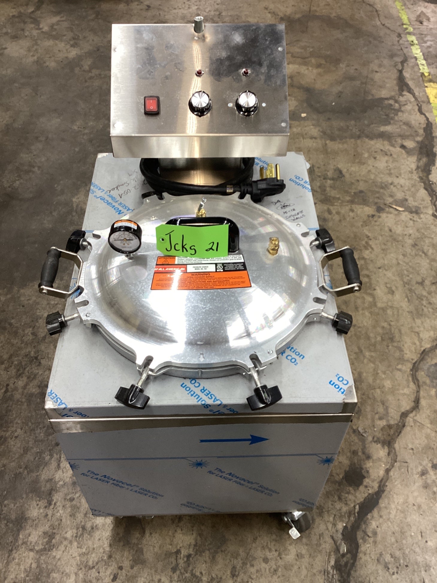 Ozark 62412-05A Pressure Smoker