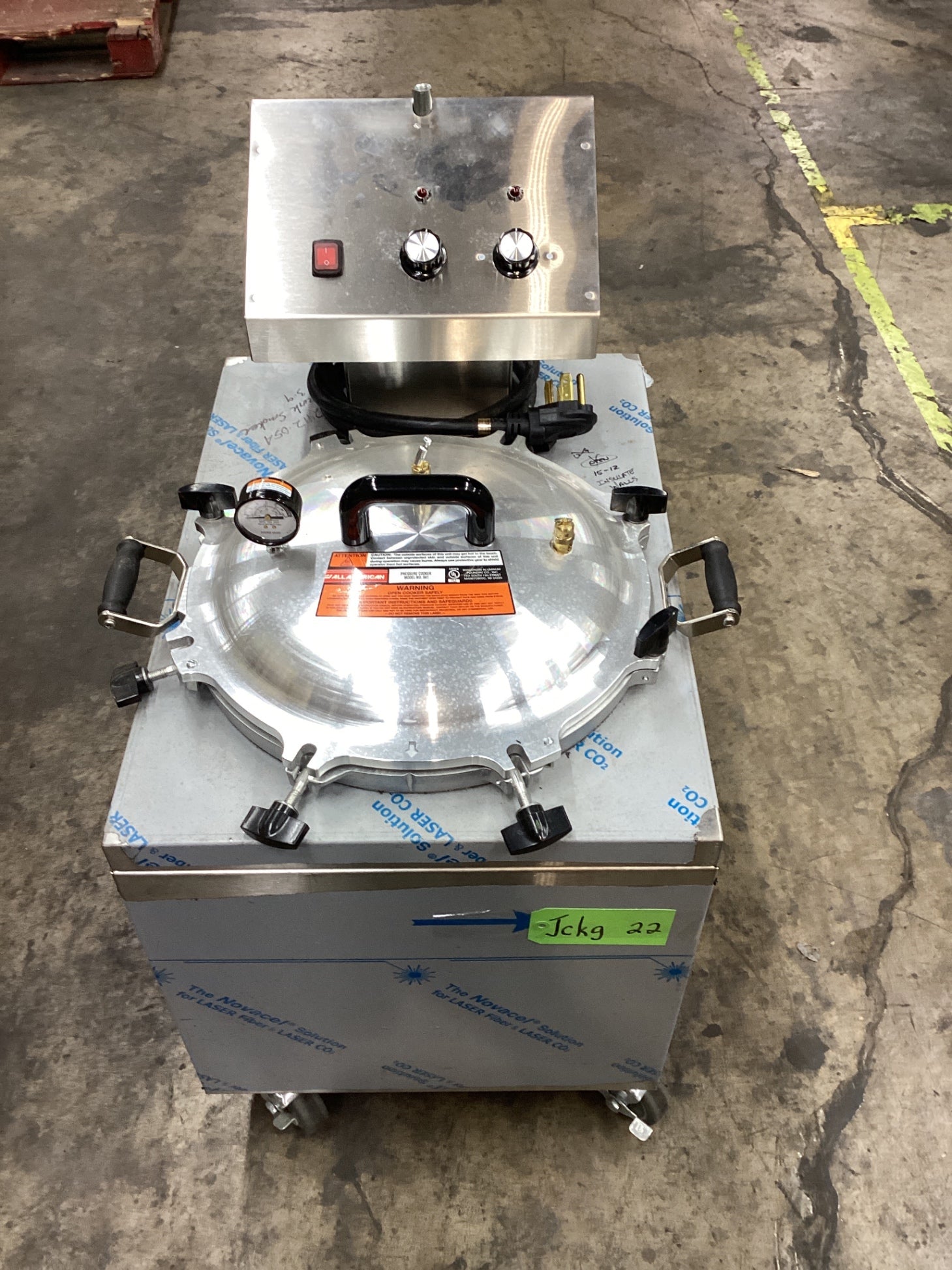 Ozark 62412-05A Pressure Smoker