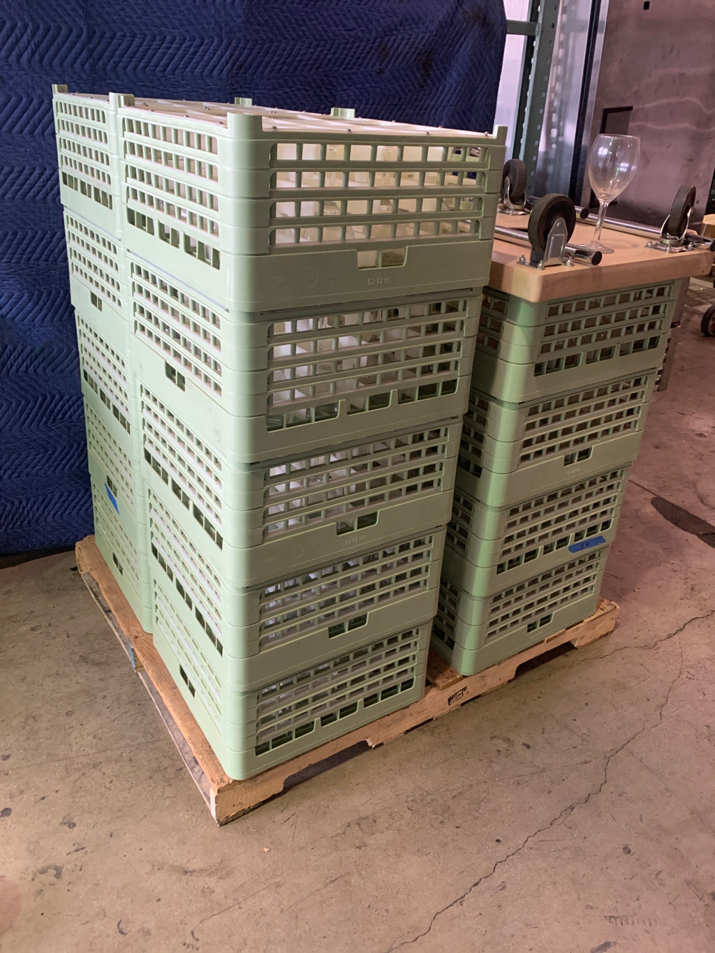 Pallet Of Assorted Sized Wine Glasses