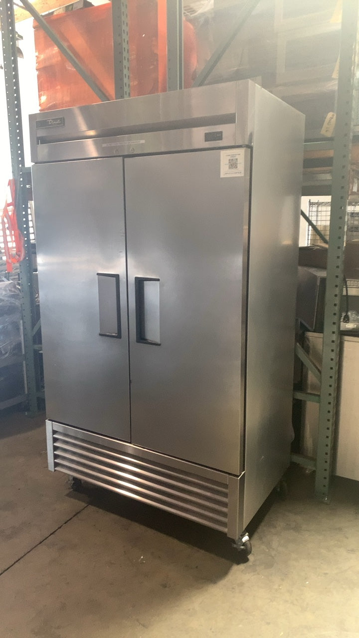 True T-49F-HC Commercial Freezer, Upright 2 Solid Swing Doors, Bottom Mount Compressor, R290 Refrigerant, 115V, 1 Phase, 9.6 Amps