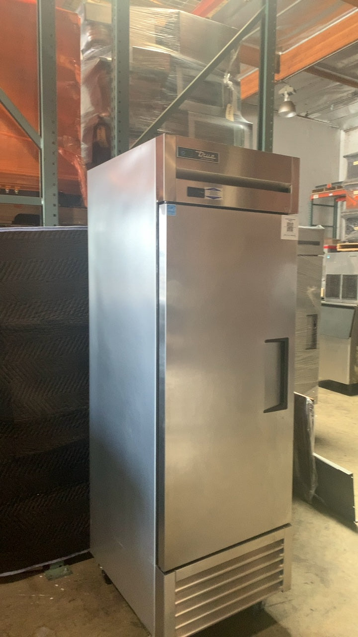 True T-23-HC Refrigerator, Upright Reach-In 1 Solid Swing Door Stainless Steel Digital Display 3 Shelves