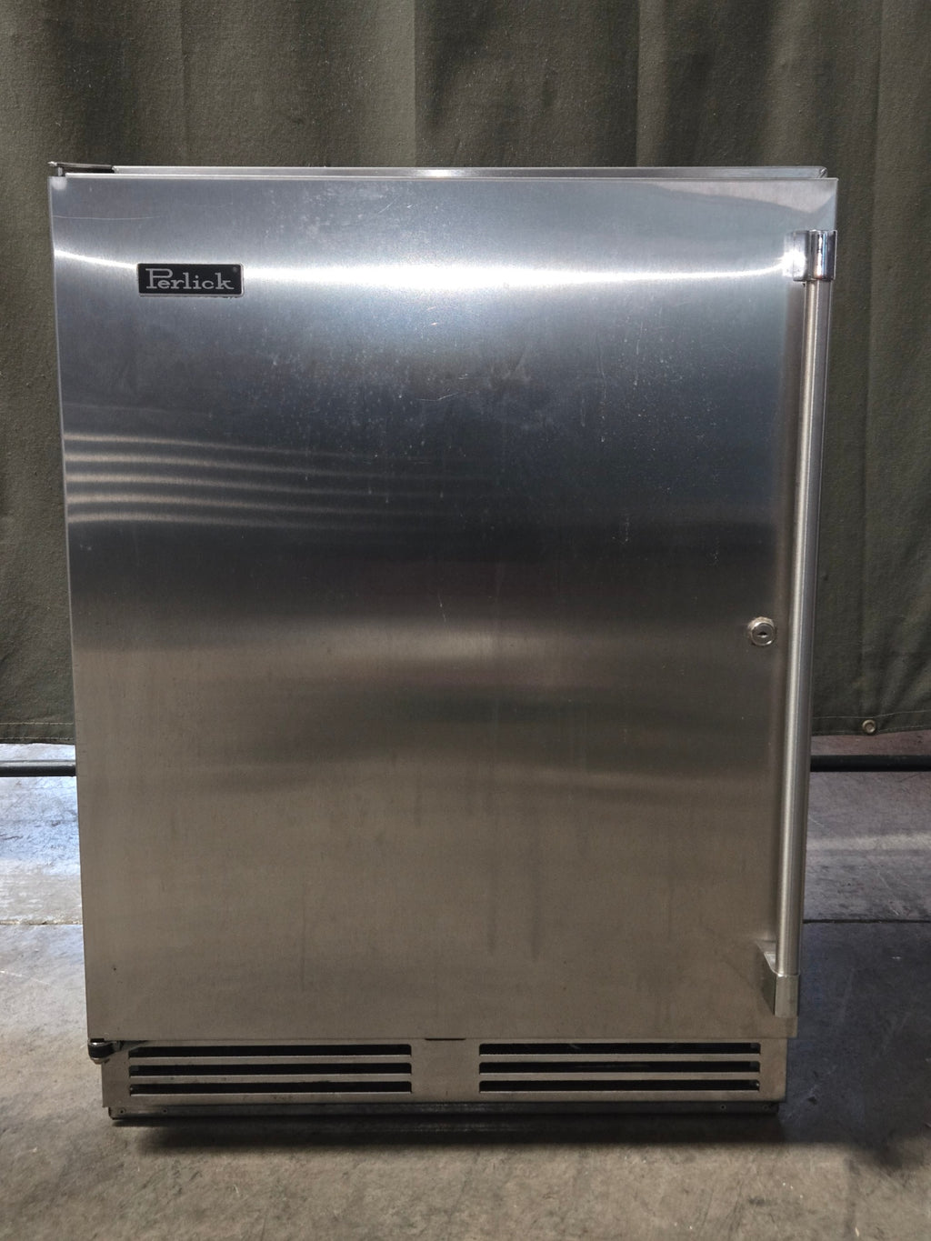 Perlick 24-inch Signature Series Outdoor Stainless Steel Refrigerator With A Solid Door With A Lock
