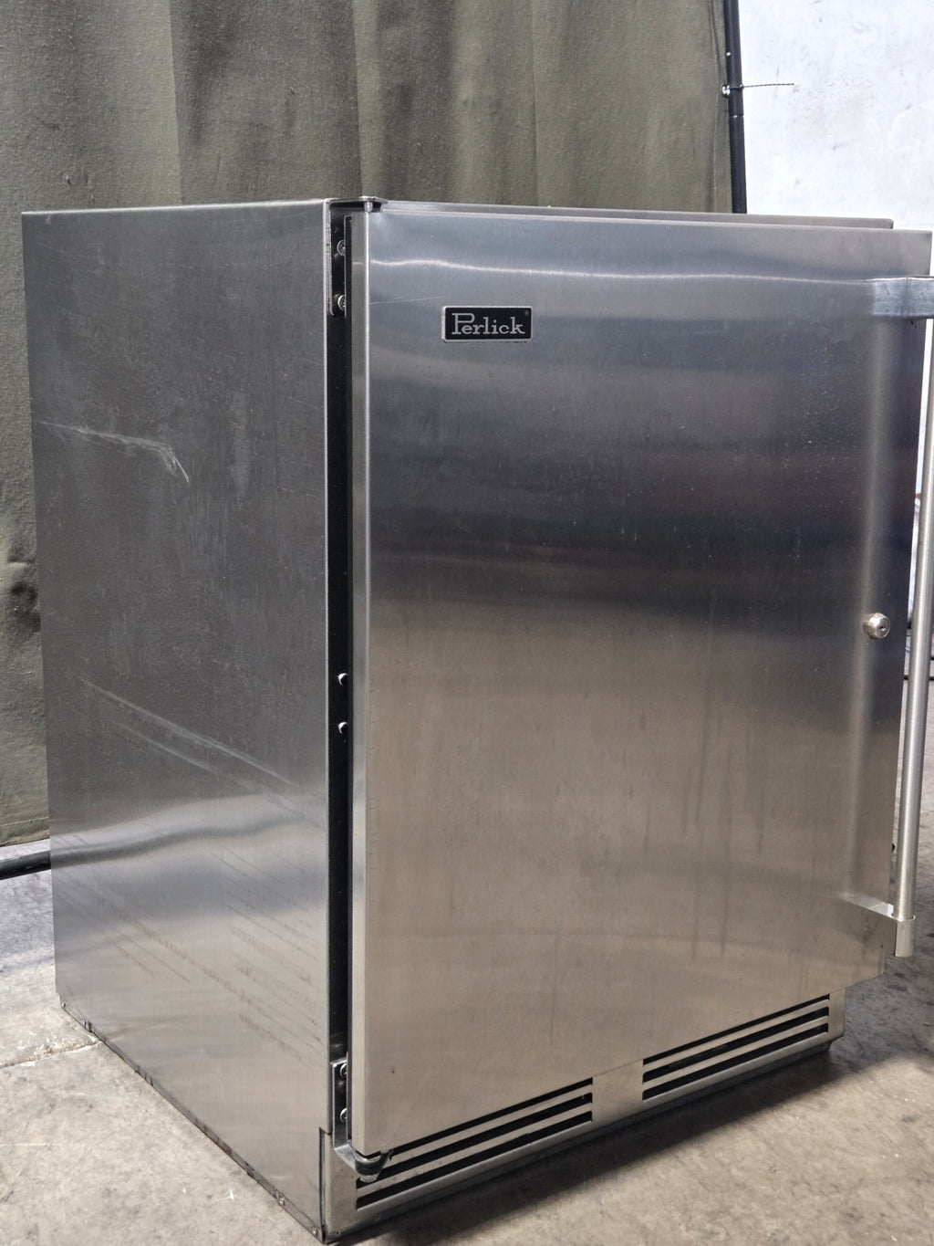 Perlick 24-inch Signature Series Outdoor Stainless Steel Refrigerator With A Solid Door With A Lock