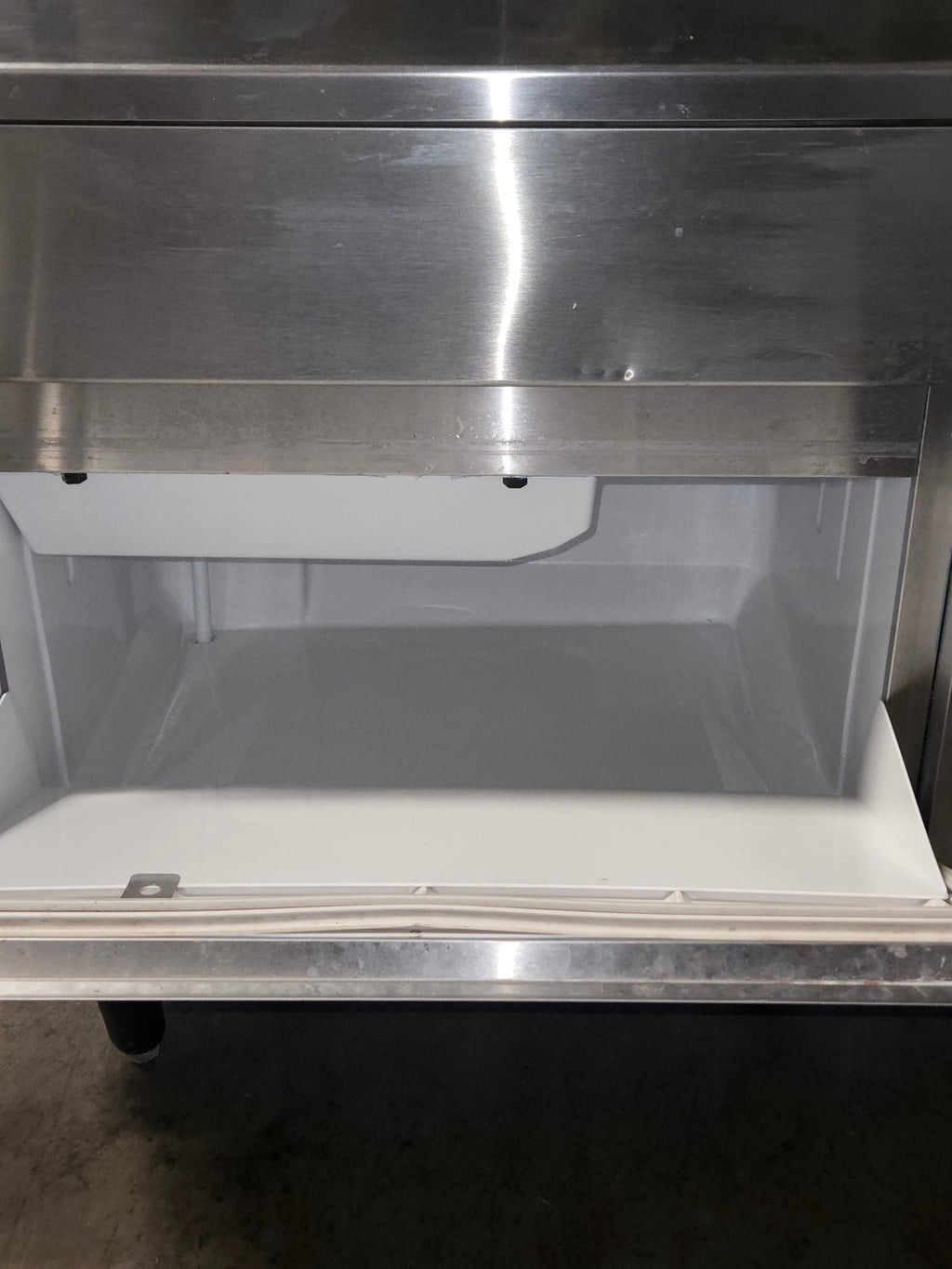 Hoshizaki Commercial Undercounter Ice Machine With A Stainless Steel Finish
