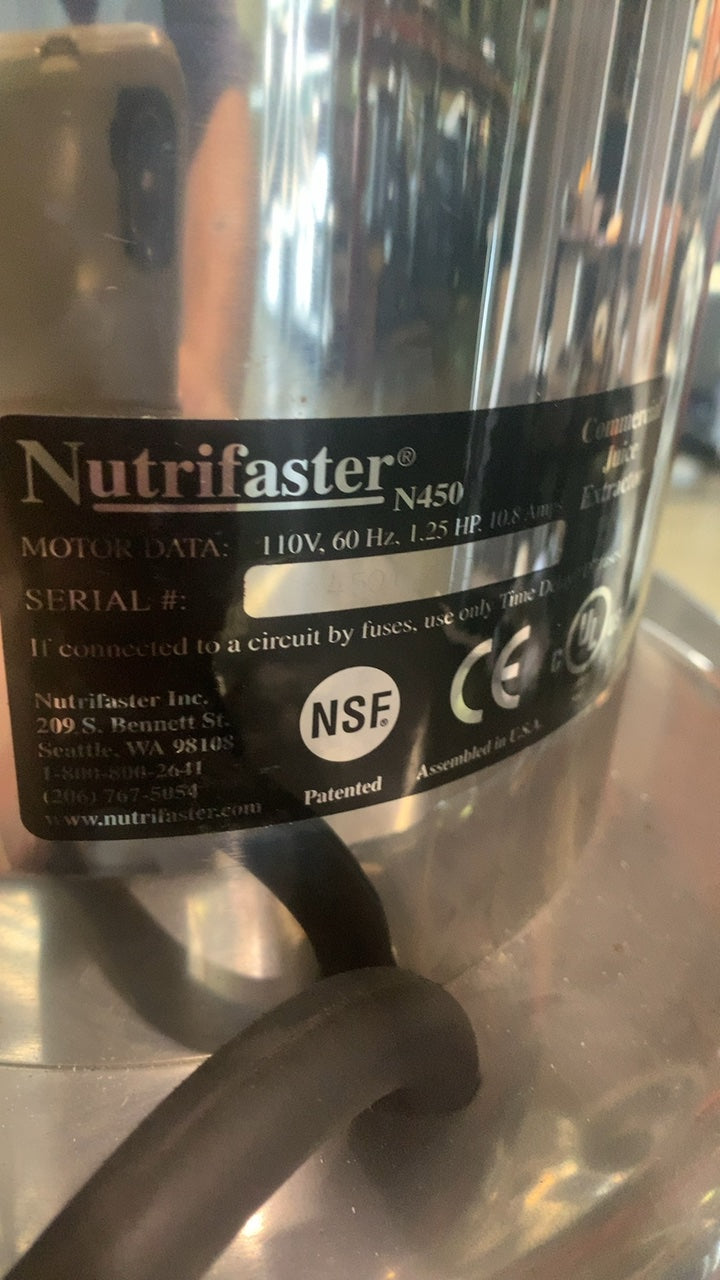 Nutrifaster N450 Commercial Juice Extractor, 110V 60 Hz 1.25 HP 10.8 Amps