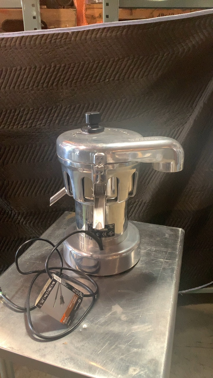 Nutrifaster N450 Commercial Juice Extractor, 110V 60 Hz 1.25 HP 10.8 Amps