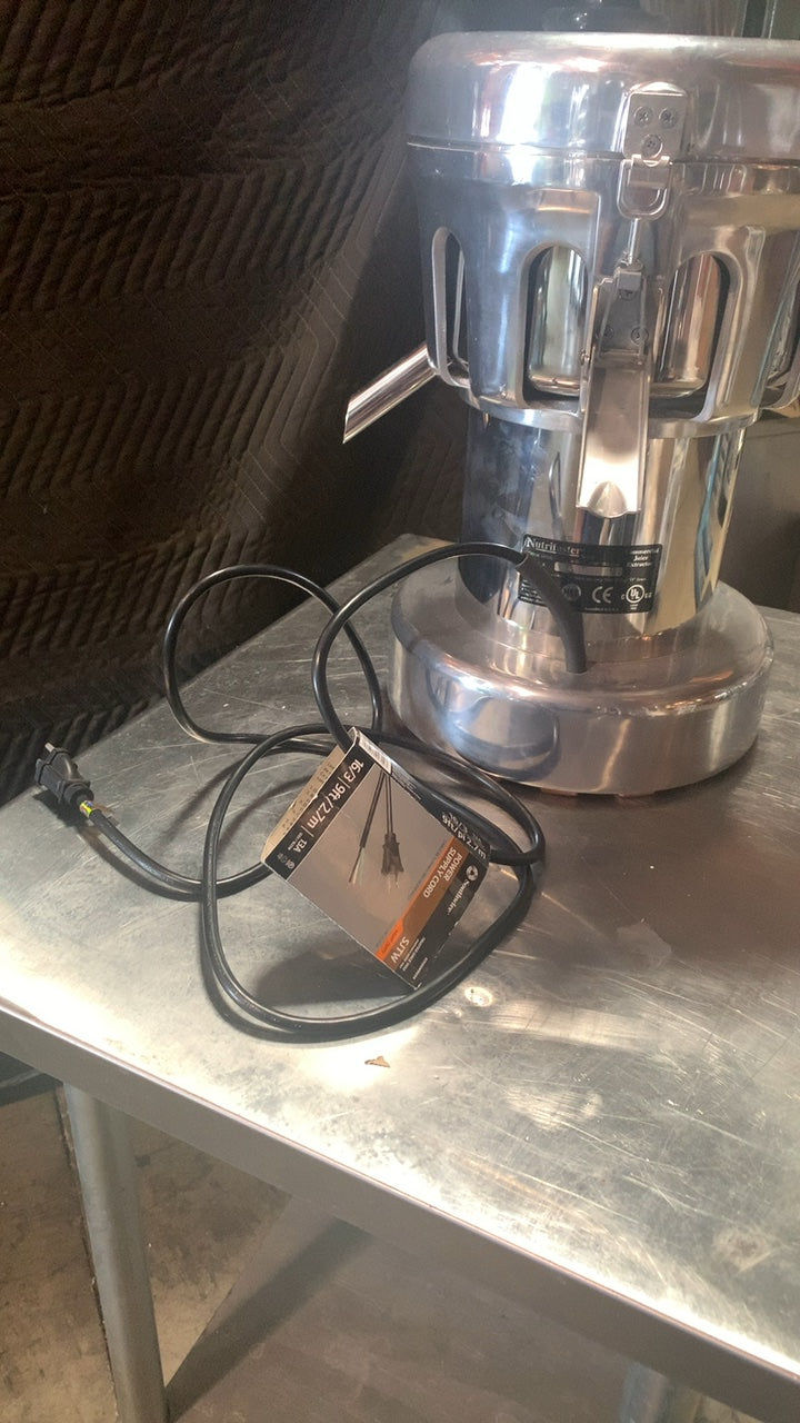 Nutrifaster N450 Commercial Juice Extractor, 110V 60 Hz 1.25 HP 10.8 Amps