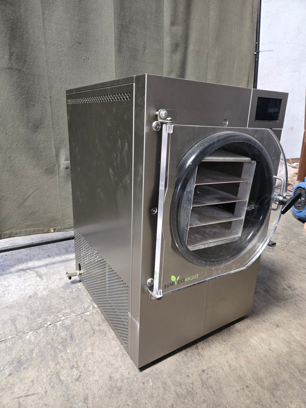 HARVEST RIGHT Medium Freeze Dryer 4 Internal Trays Digital Display Stainless Steel Construction