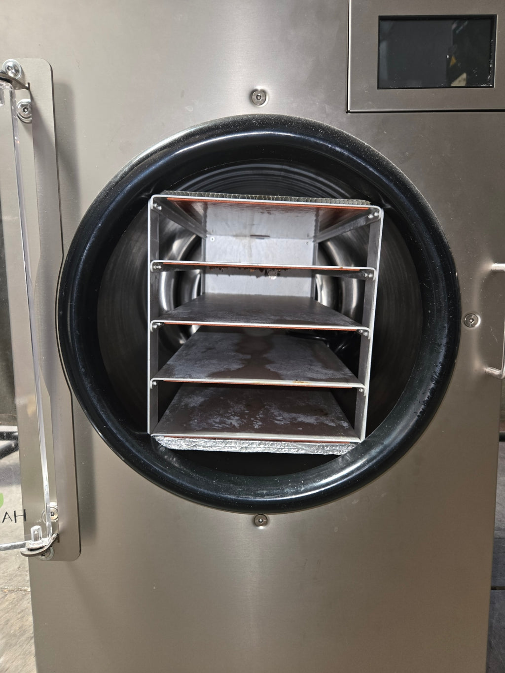 HARVEST RIGHT Medium Freeze Dryer 4 Internal Trays Digital Display Stainless Steel Construction