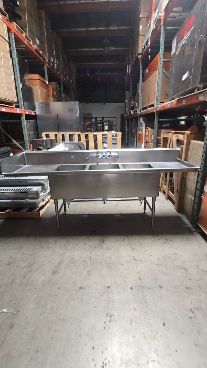 HD-3CS-2DB Commercial Sink, 3-Compartment Double Drainboard Stainless Steel Construction Gooseneck Faucet