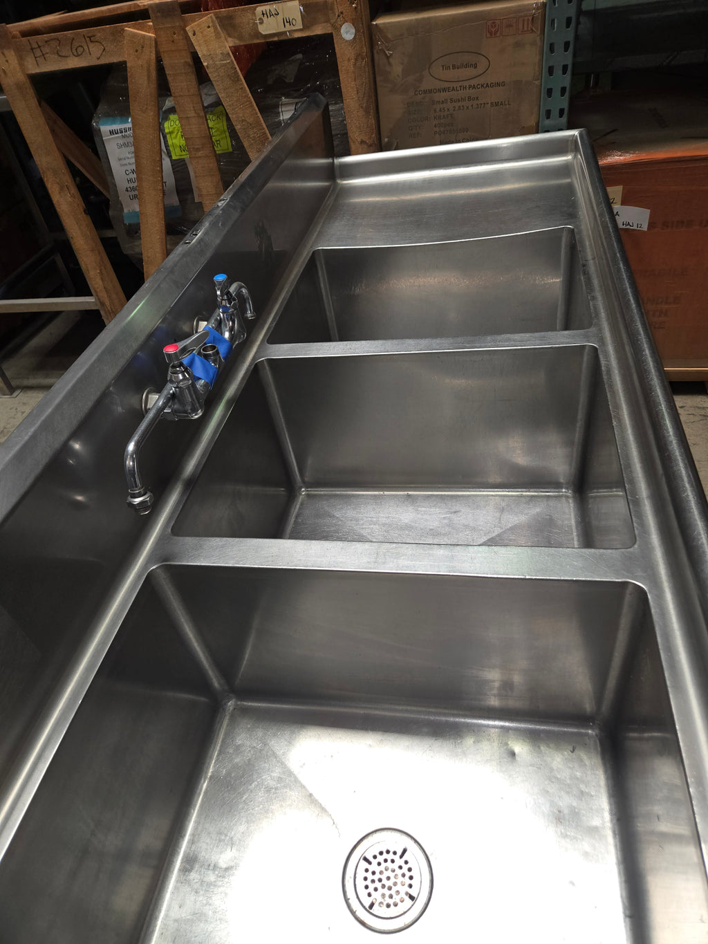 HD-3CS-2DB Commercial Sink, 3-Compartment Double Drainboard Stainless Steel Construction Gooseneck Faucet