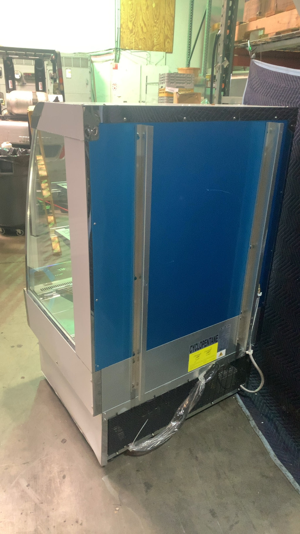 KoolMore CDA-13C Refrigerated Display, Open Air 39.4 Inch Width, 35.0 Inch Depth, 59.6 Inch Height, 110-120V