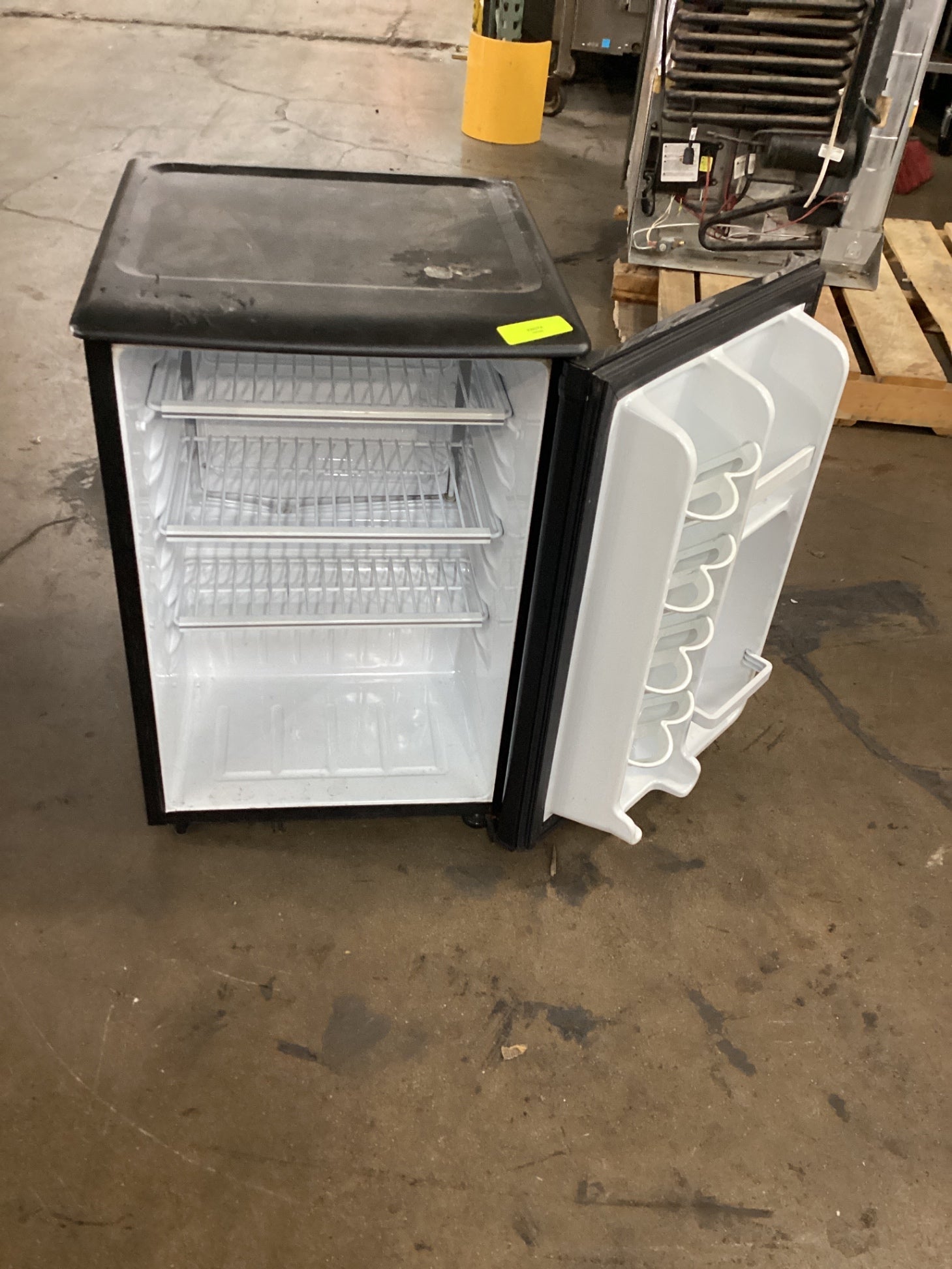 Danby DAR259BL Mini Refrigerator