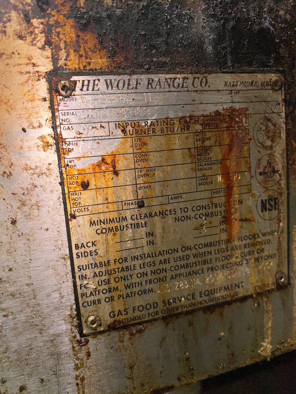 Wolf ACB36N-11 Low‑Profile 36-inch Gas Radiant Charbroiler