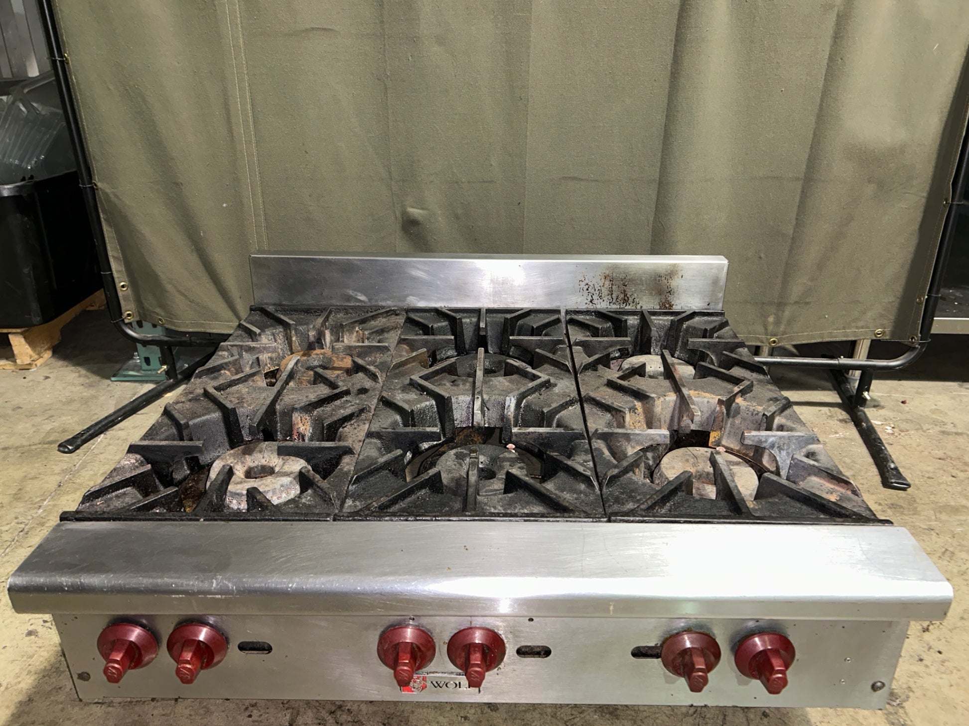 Wolf AHP636-1 36-inch Countertop Hot Plate