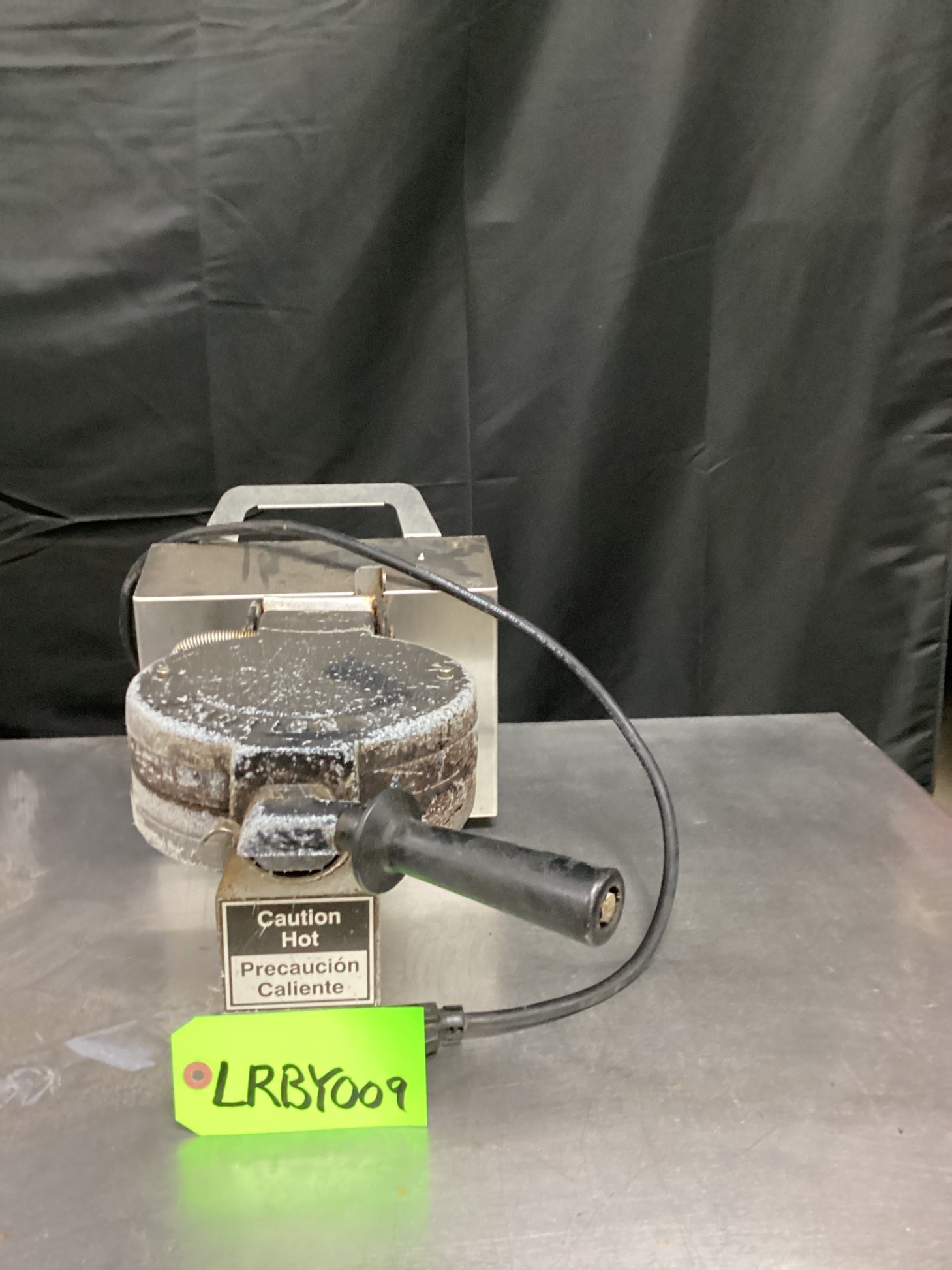 Heartland H2000 Waffle Maker