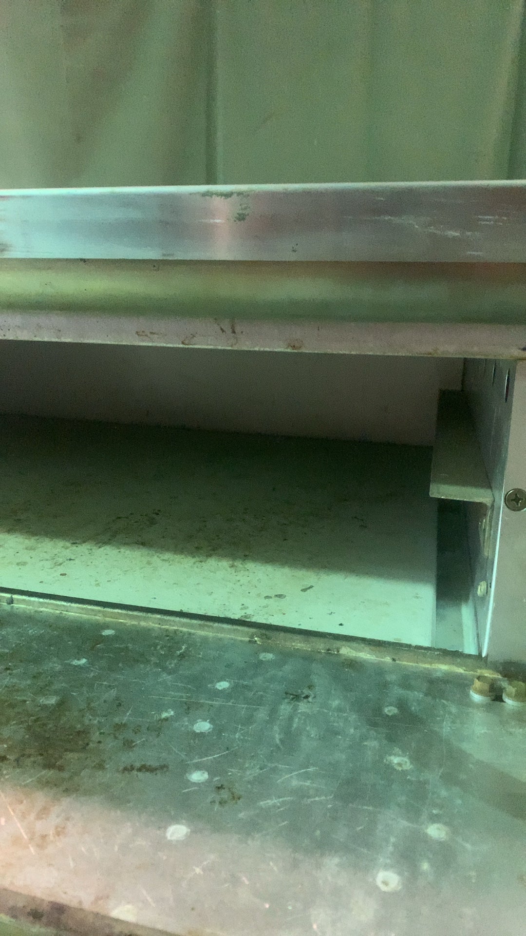 Blodgett 981 Deck Oven, Double Stacked, Natural Gas 6 Drawers, 50,000 BTU/Hr Each, On Casters, Stainless Steel