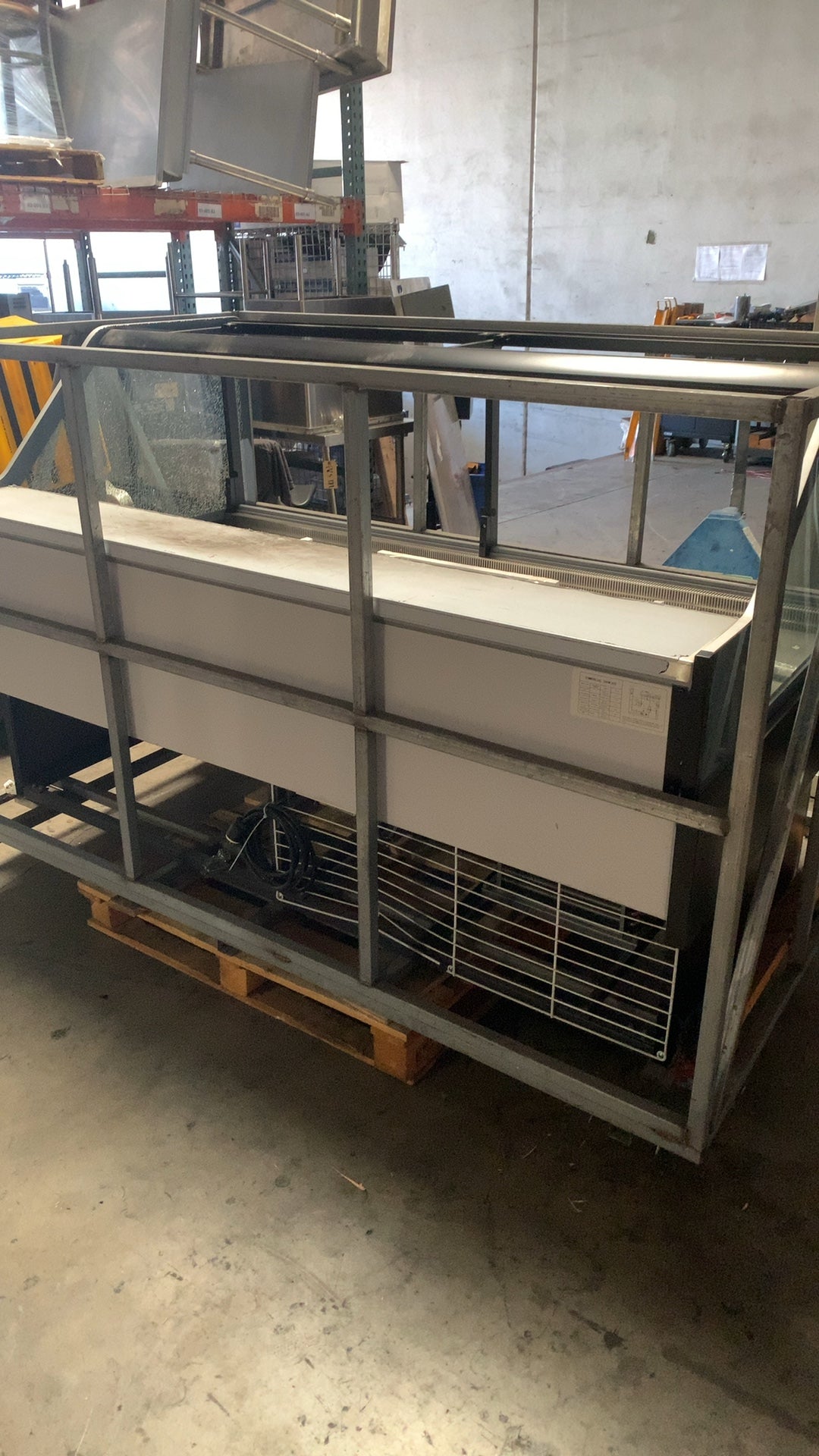 ZBG.4T Commercial Refrigerated Showcase Sloped Glass Front, R404A Refrigerant