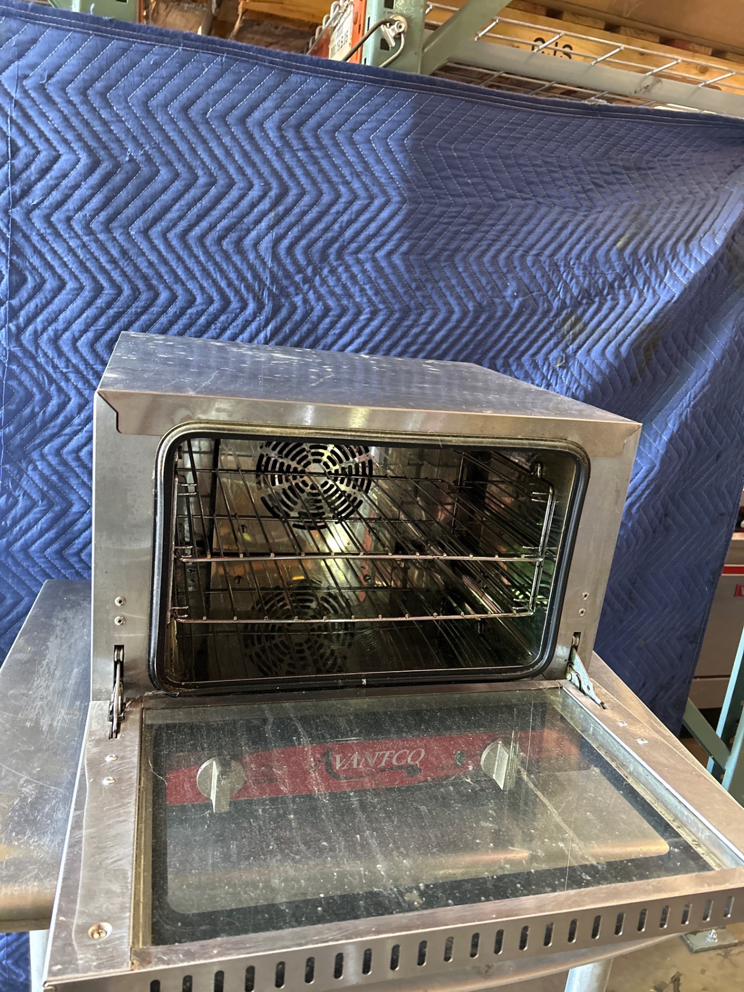 Avantco 1/4 Size Convection Oven