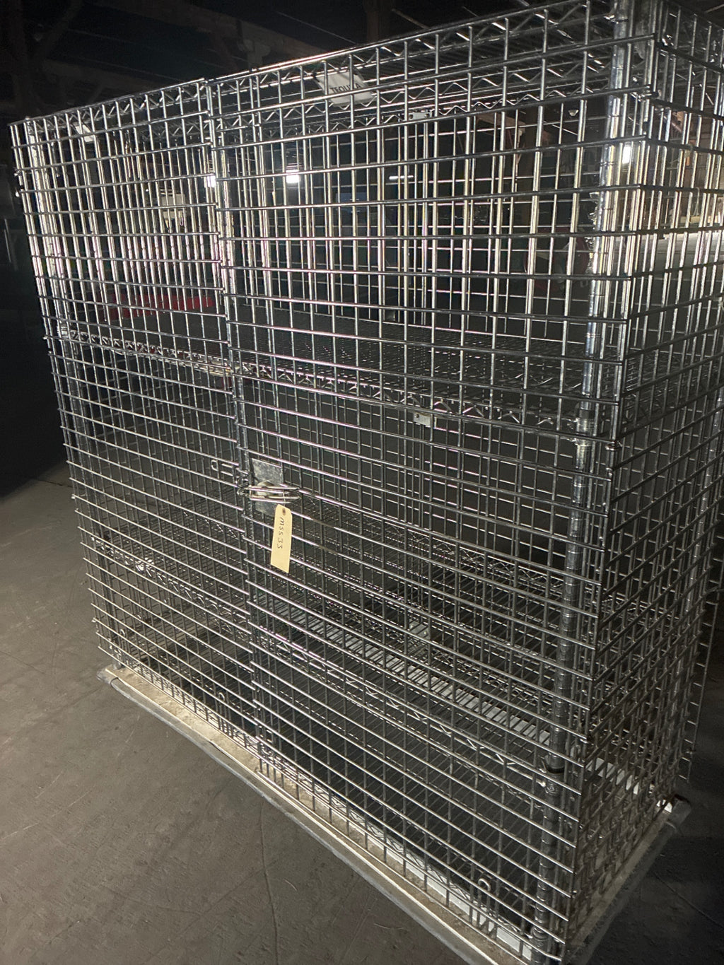 Metro Metal Wire Storage Shelf W/ Cage, 4 Shelves, Mobile