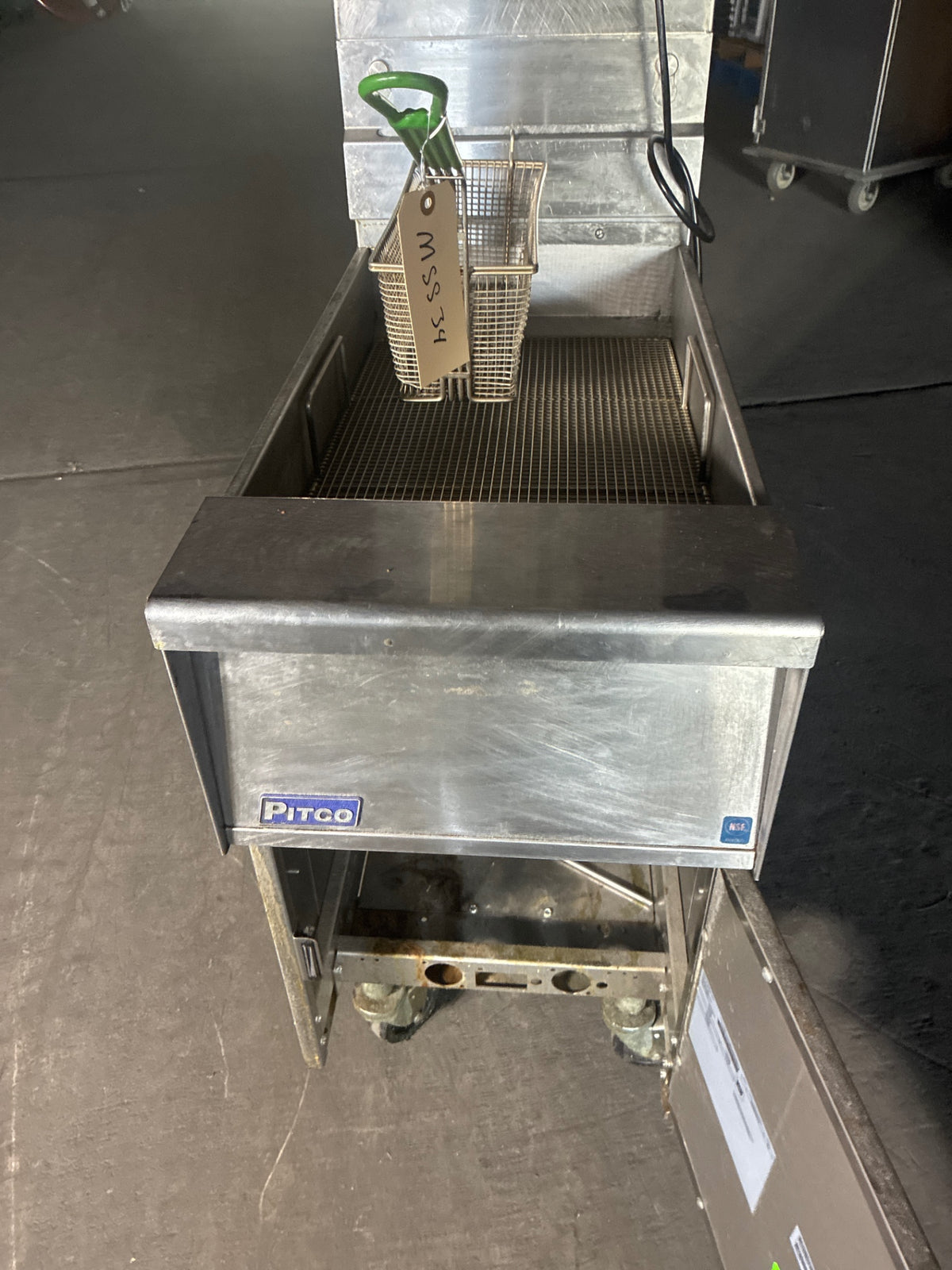 Pitco SGBNB14 Fried Food Dumping Station, Hot Holding, Stainless, Mobile