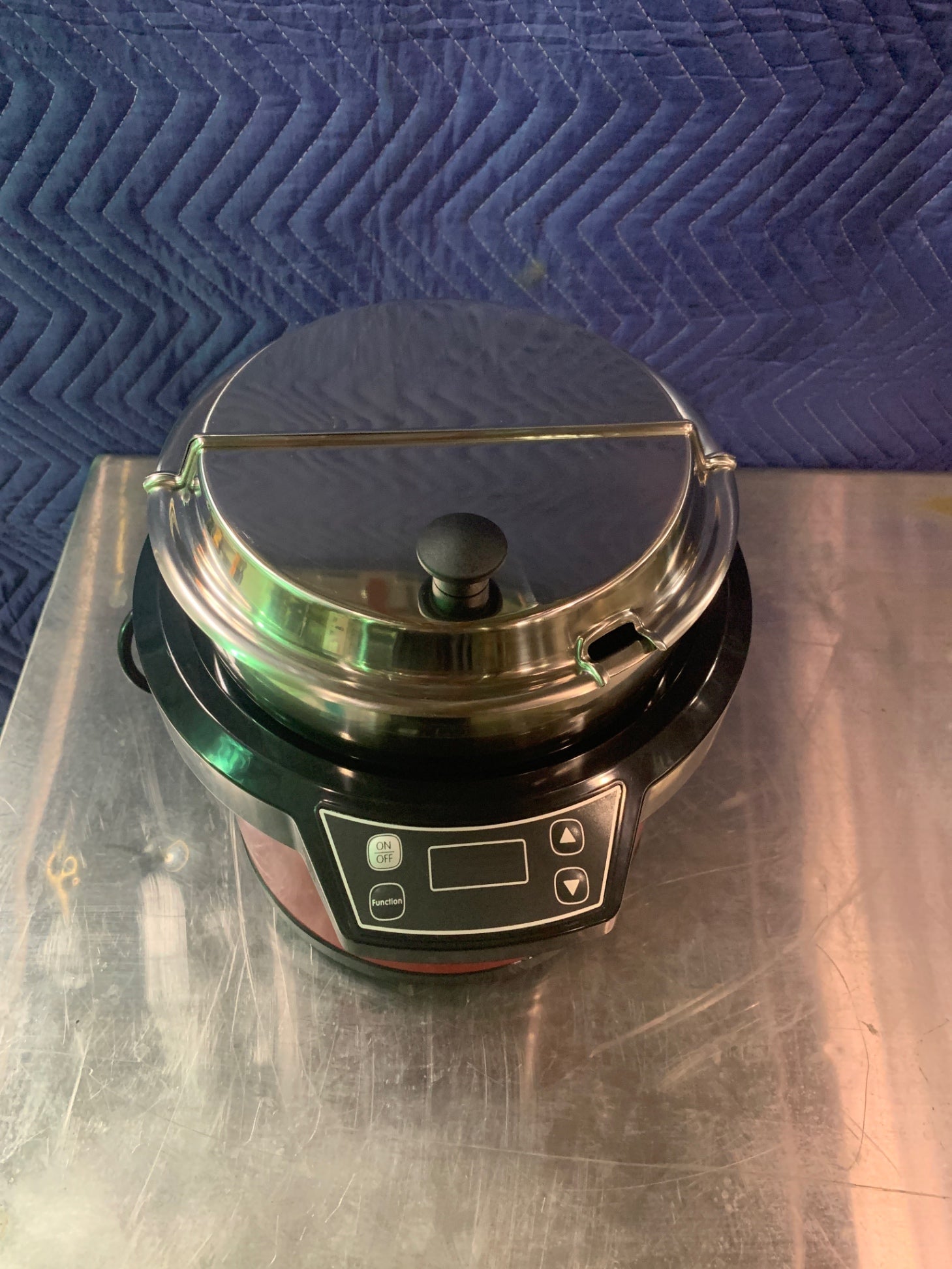 Global Solutions GS1660 7Qt Waterless Round Warmer