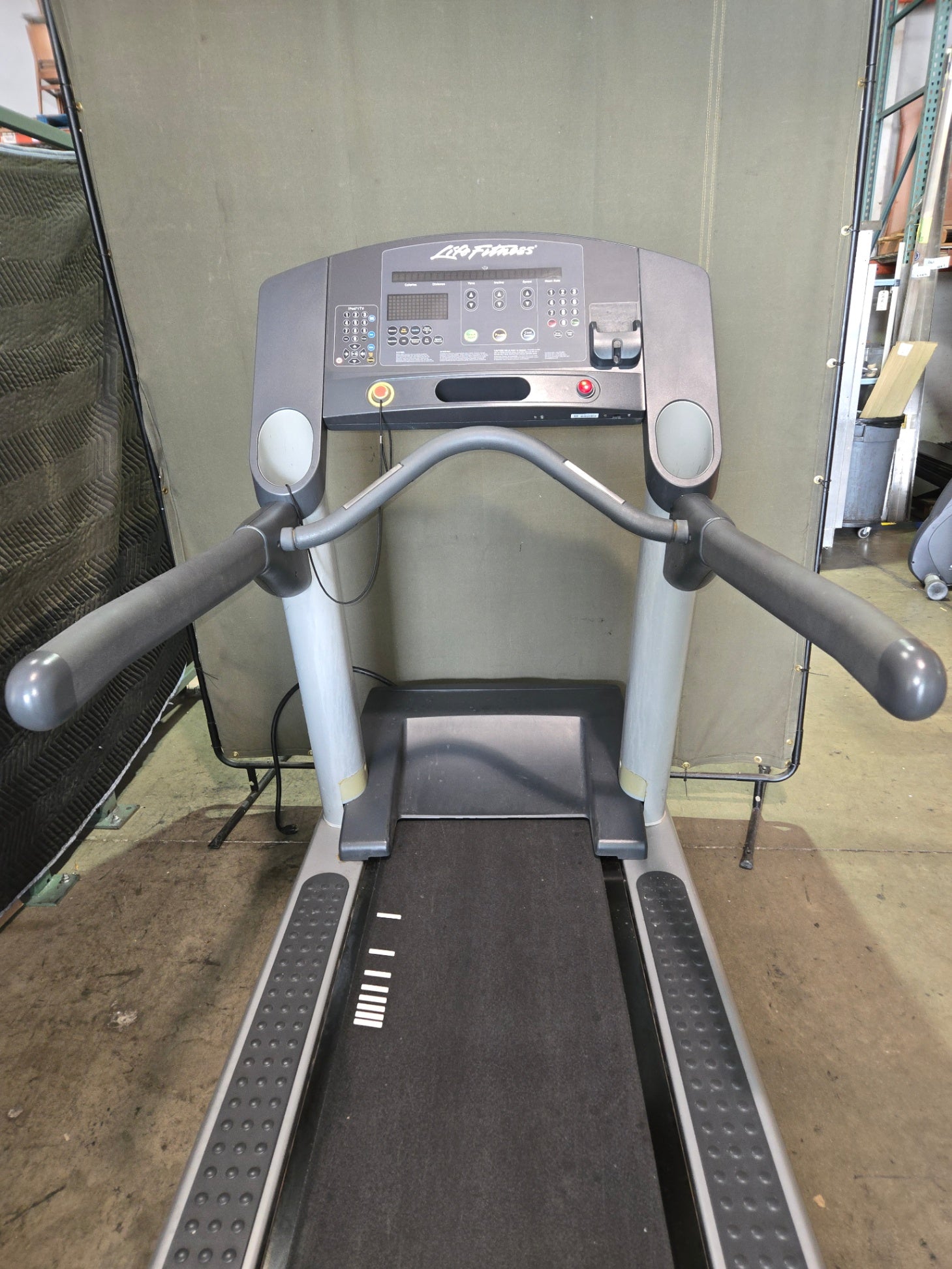 Life Fitness CLSTDMLXX Integrity CLL Treadmill w/ Decline