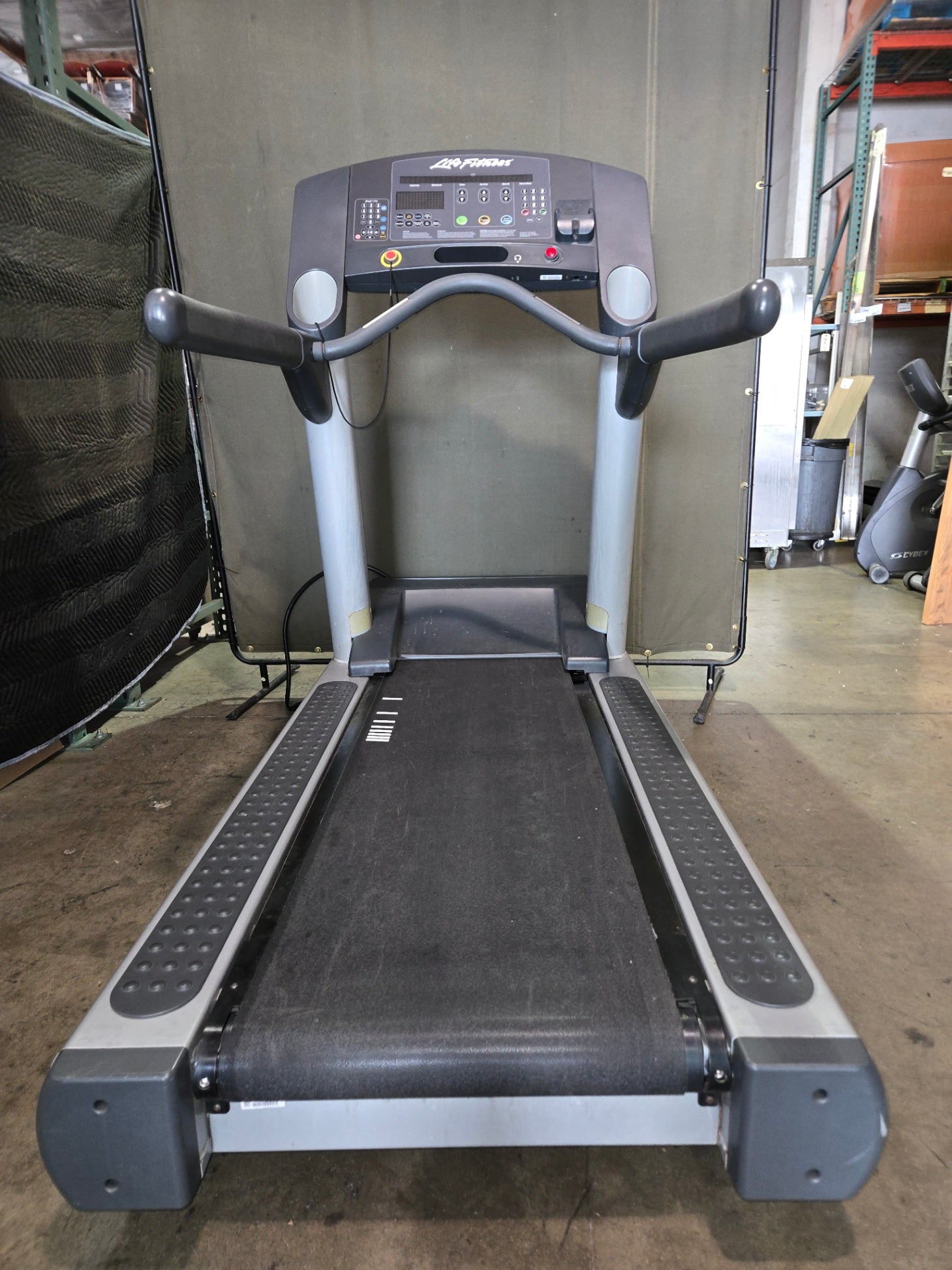 Life Fitness CLSTDMLXX Integrity CLL Treadmill w/ Decline
