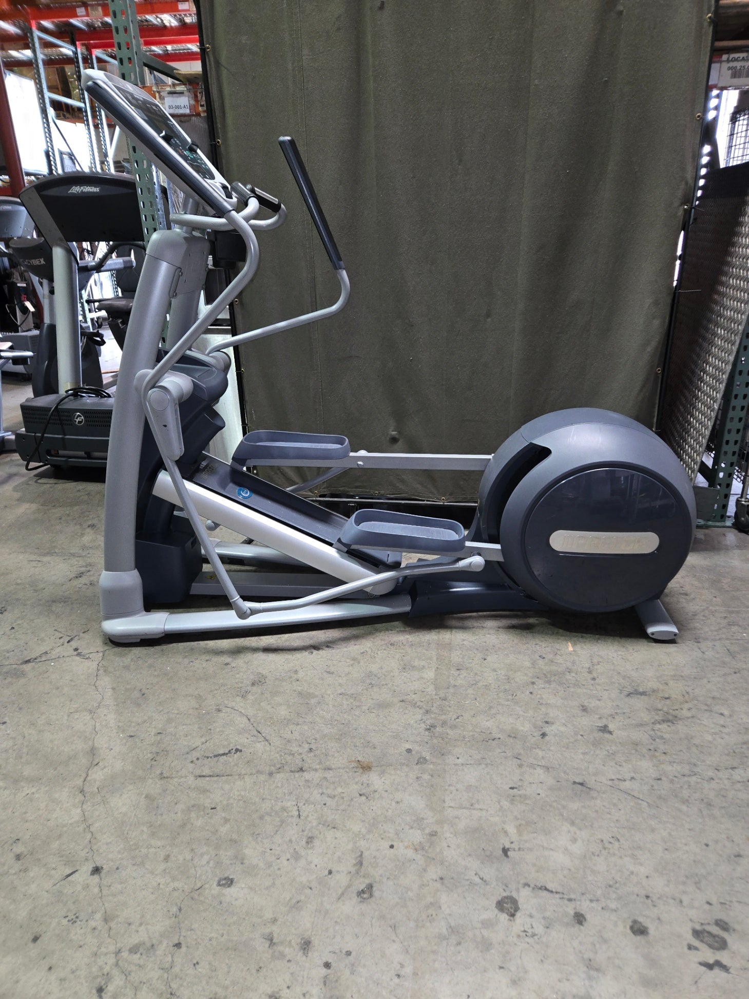 Precor EFX 835 Elliptical Crosstrainer With P30 Console And Adjustable CrossRamp Technology