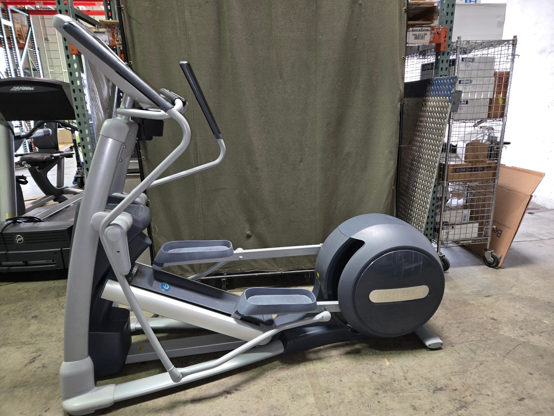 Precor EFX 835 Elliptical Crosstrainer With P30 Console And Adjustable CrossRamp Technology
