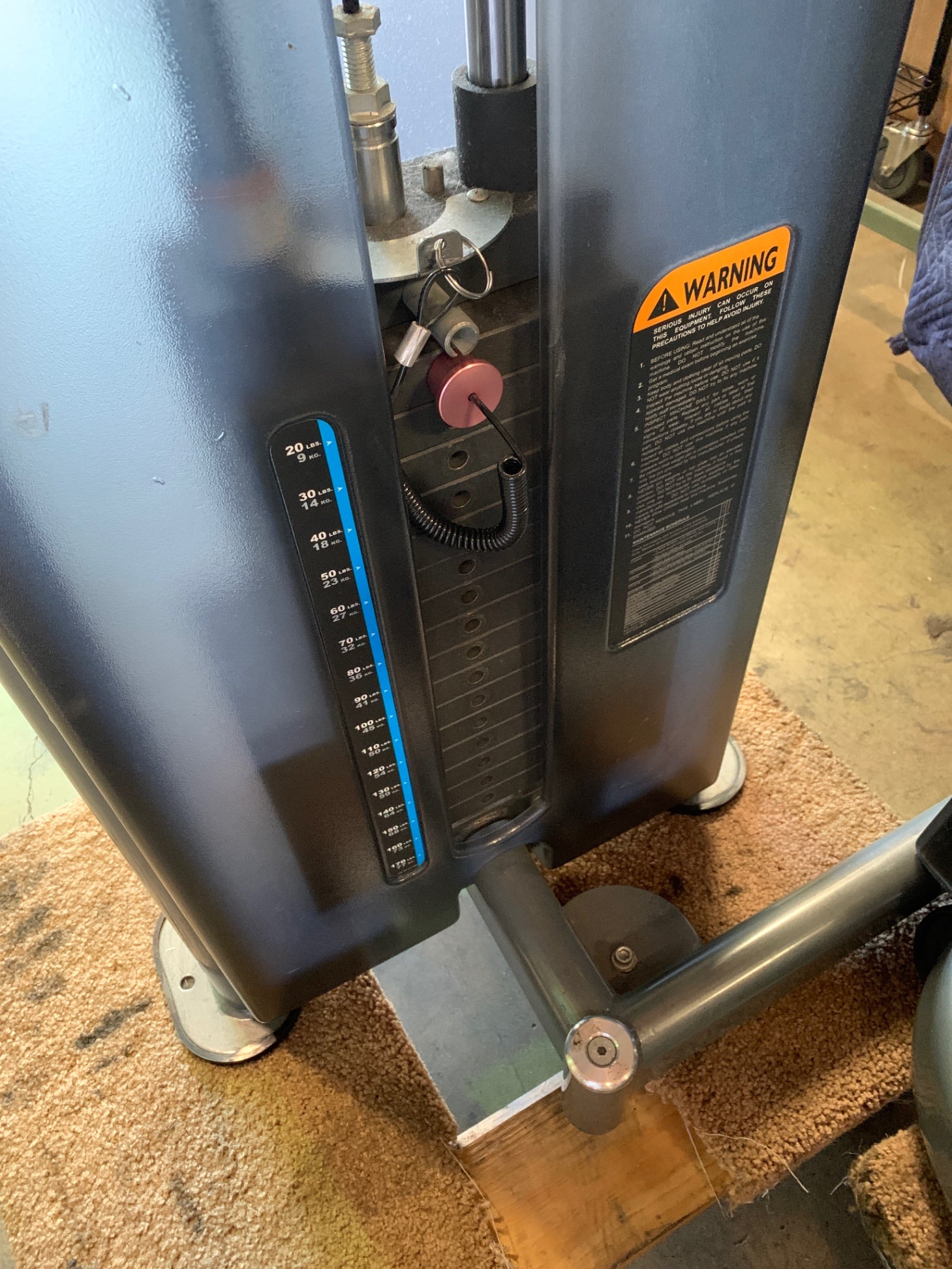 True Fuse 1200 Seated Row Machine
