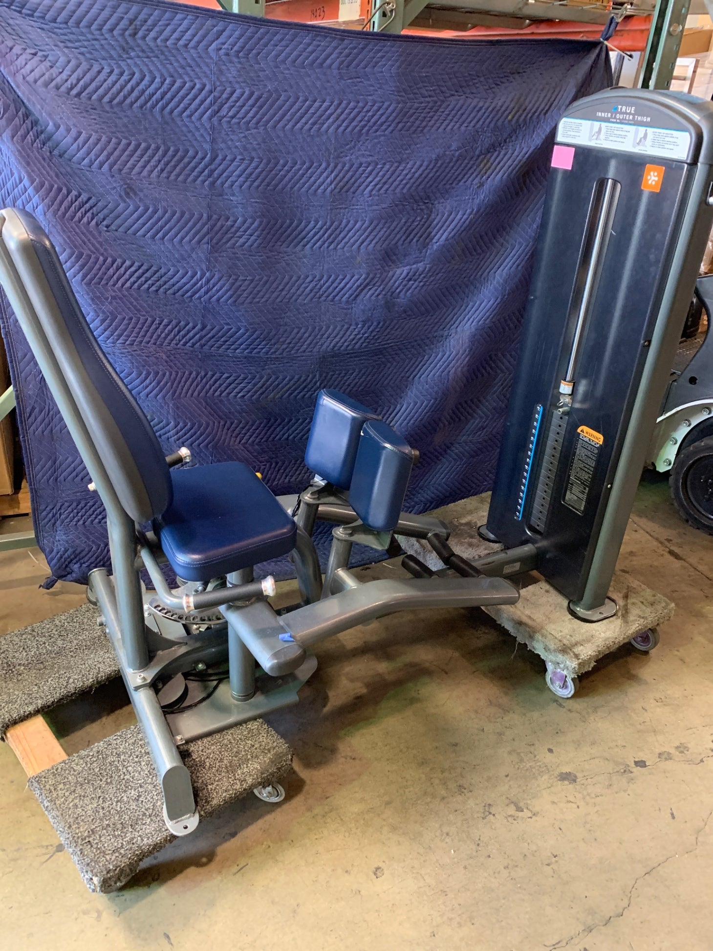 True Fuse 0400 Inner/Outer Thigh Machine