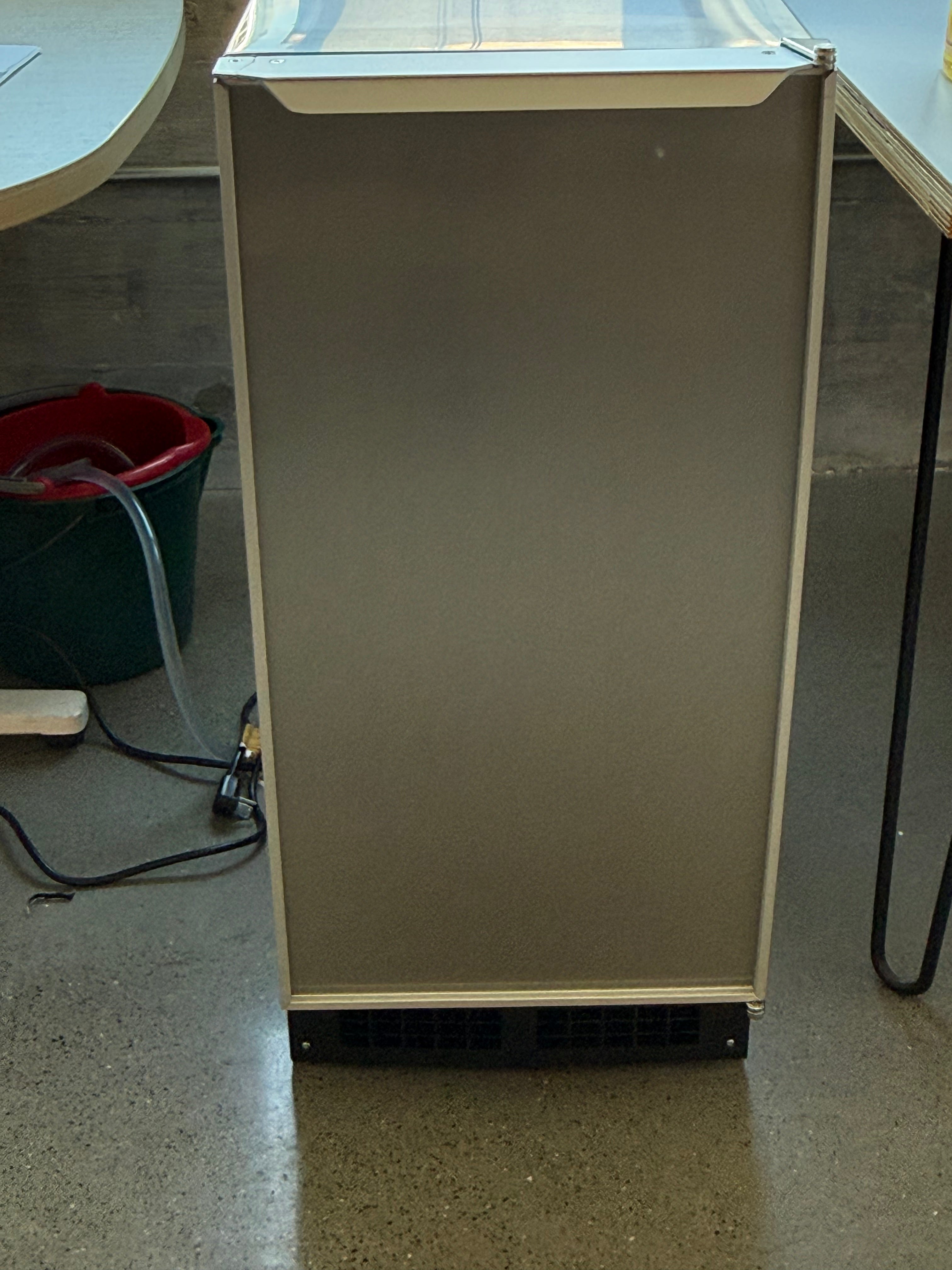 Scotsman DRCG033A-1SS 15"W Legacy Undercounter Ice Machine with A 26-pound Bin Capacity