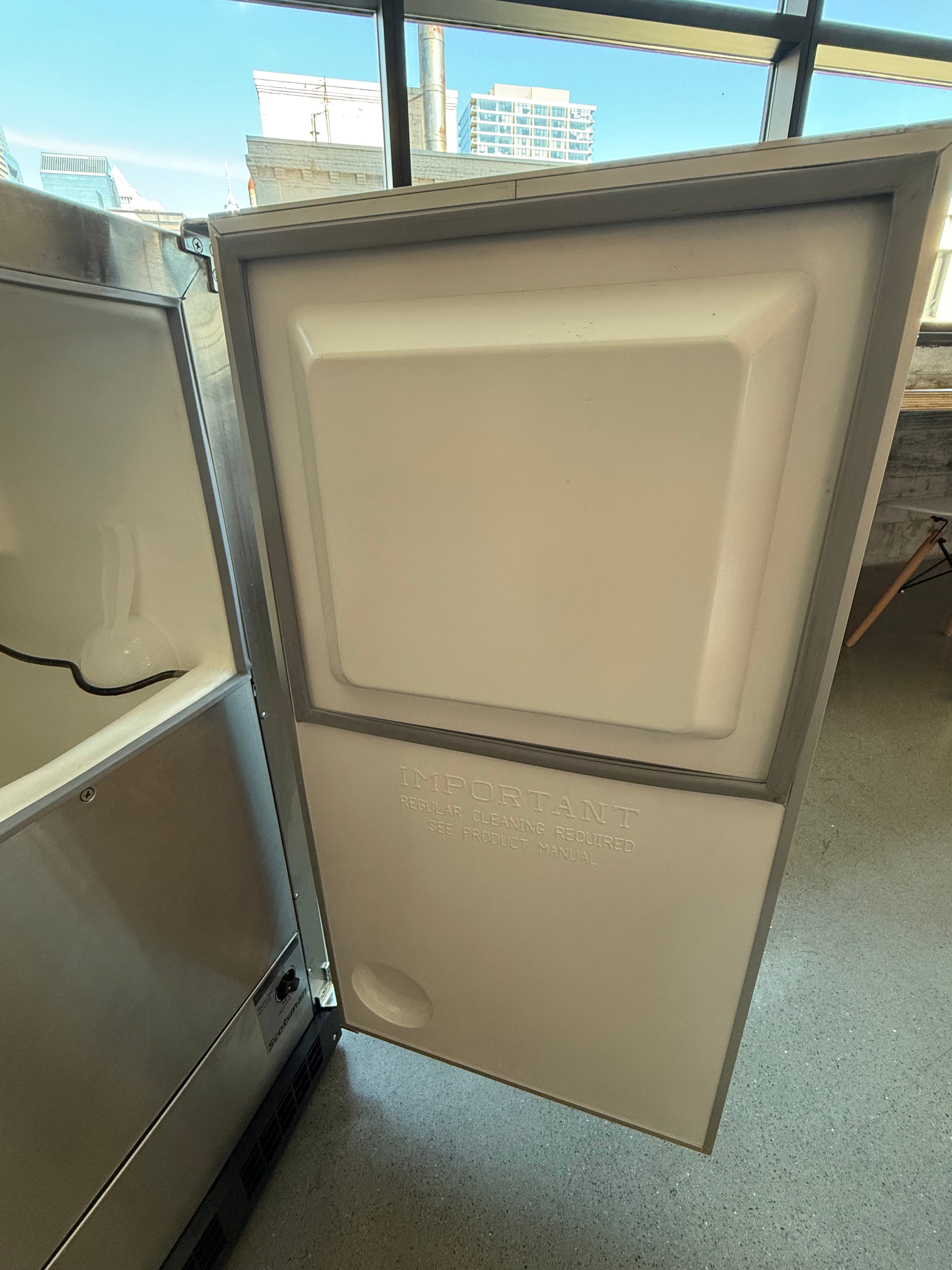 Scotsman DRCG033A-1SS 15"W Legacy Undercounter Ice Machine with A 26-pound Bin Capacity
