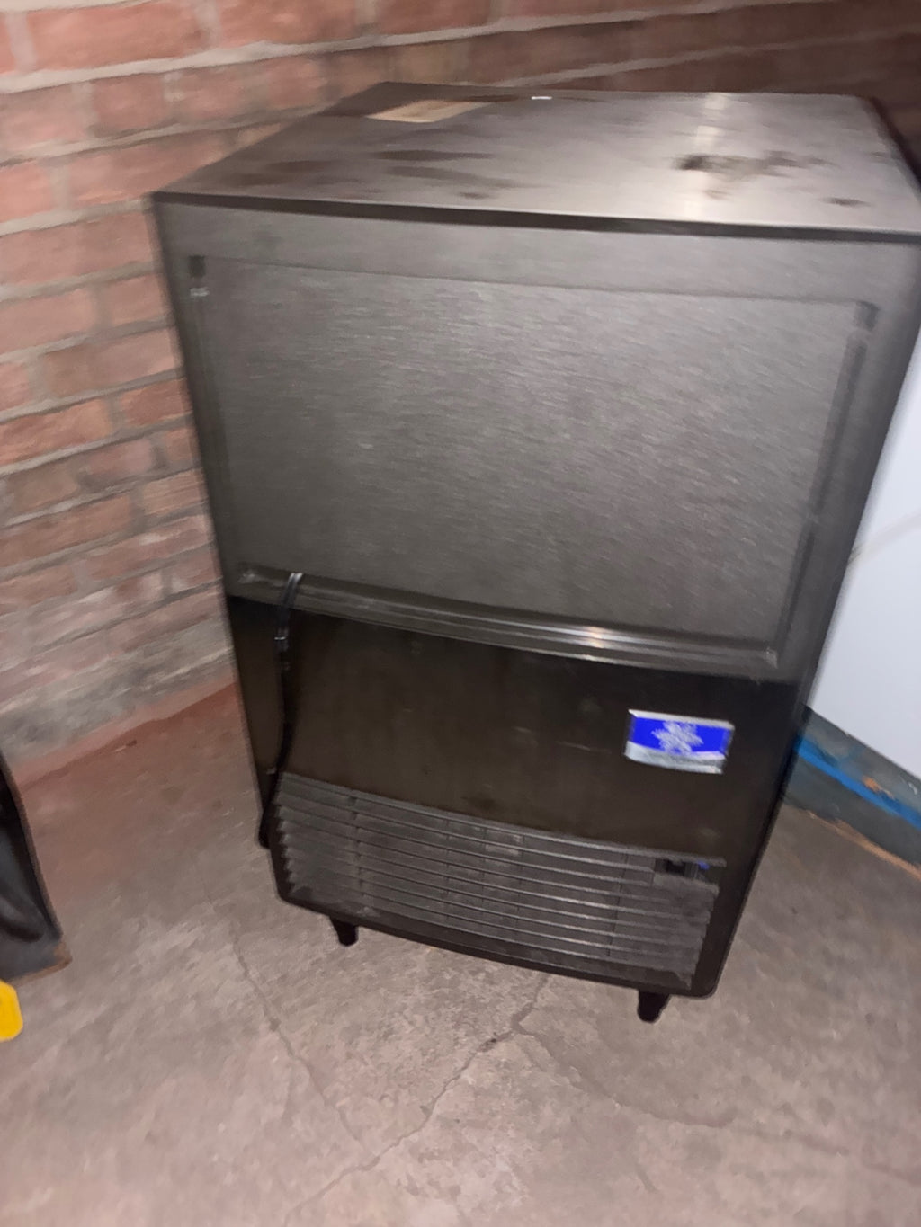 Manitowoc UDE0080A-161B Ice Maker W/ Built-In Storage, Under Bar, Single Door, Stainless