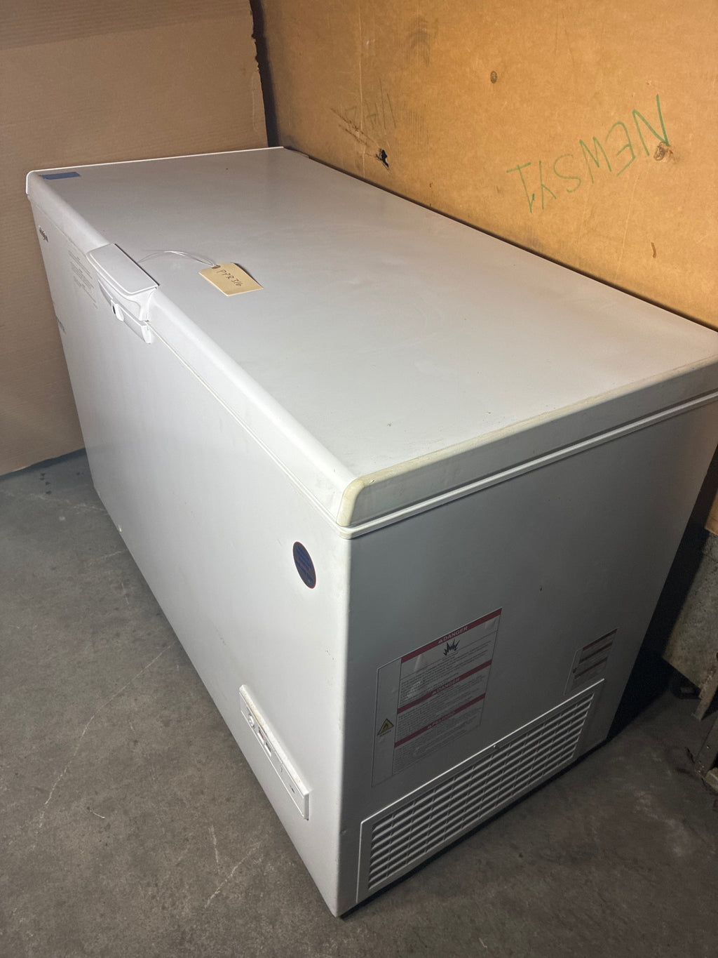 Whirlpool WZC5116LW Chest Freezer, Single Door
