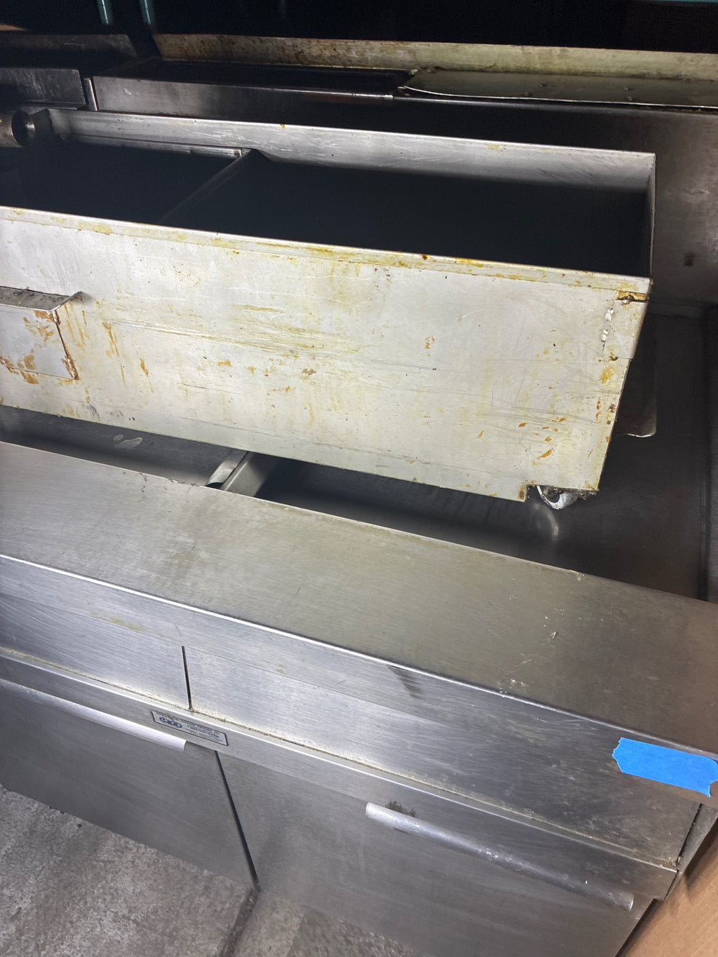 Dean SCFD160GNTS Deep Fryer, Single Vat, 2 Solid Swing Doors, Mobile