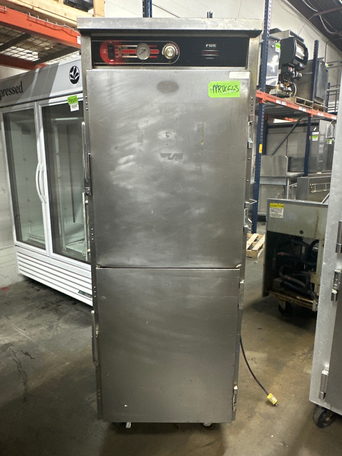 FWE UHST-13P-OTB Mobile Heated Cart