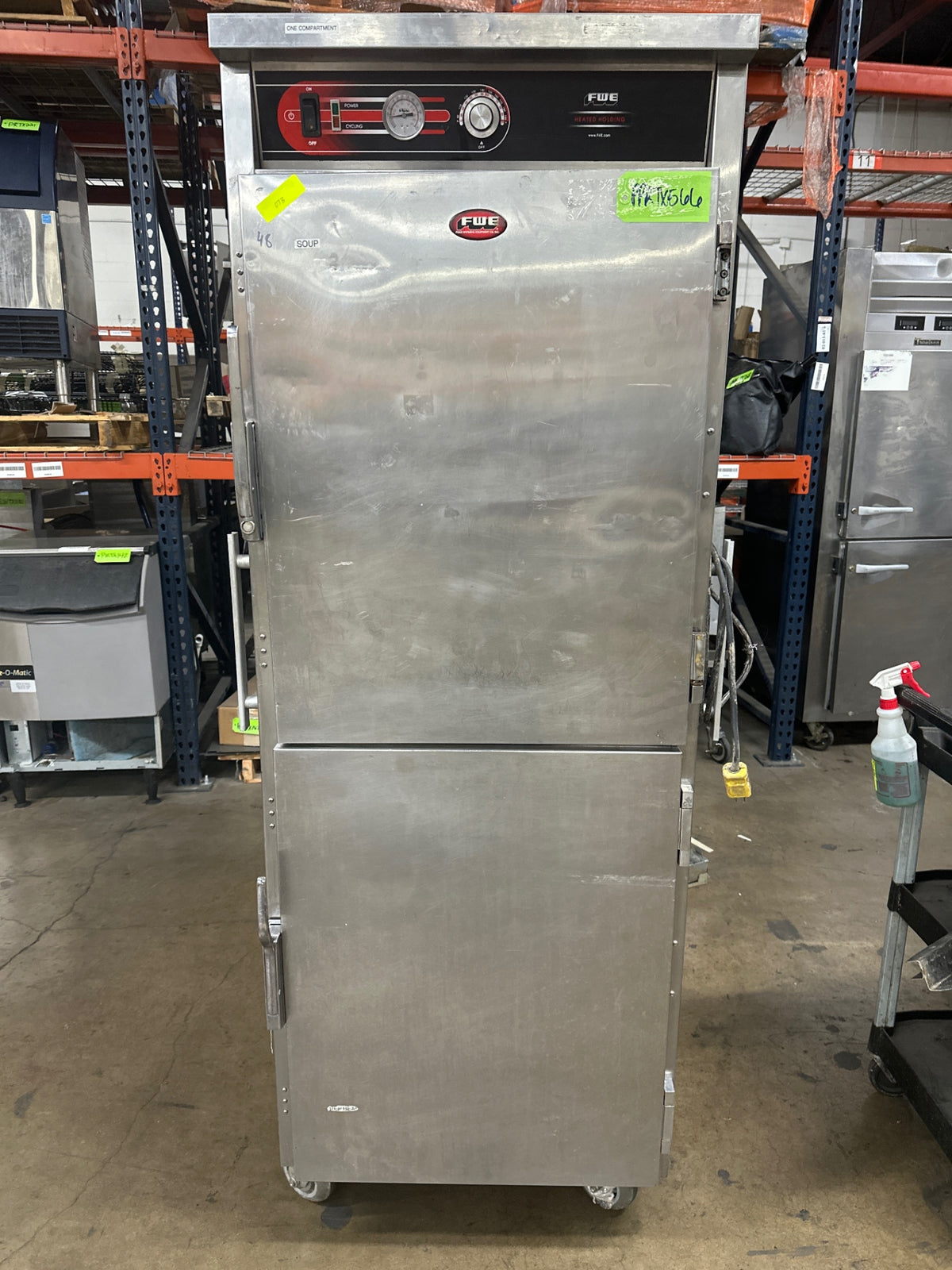FWE UHST-13P-OTB Mobile Heated Cart