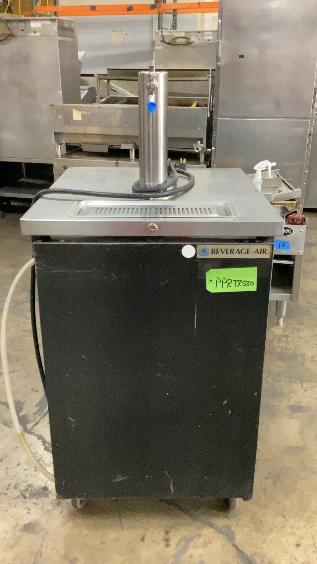 BEVERAGE-AIR BM23HC-B Kegerator