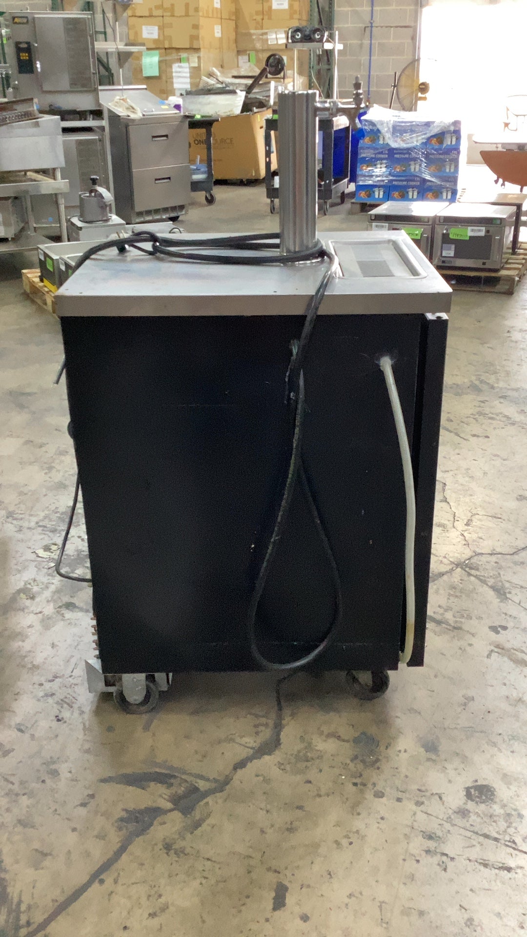 BEVERAGE-AIR BM23HC-B Kegerator