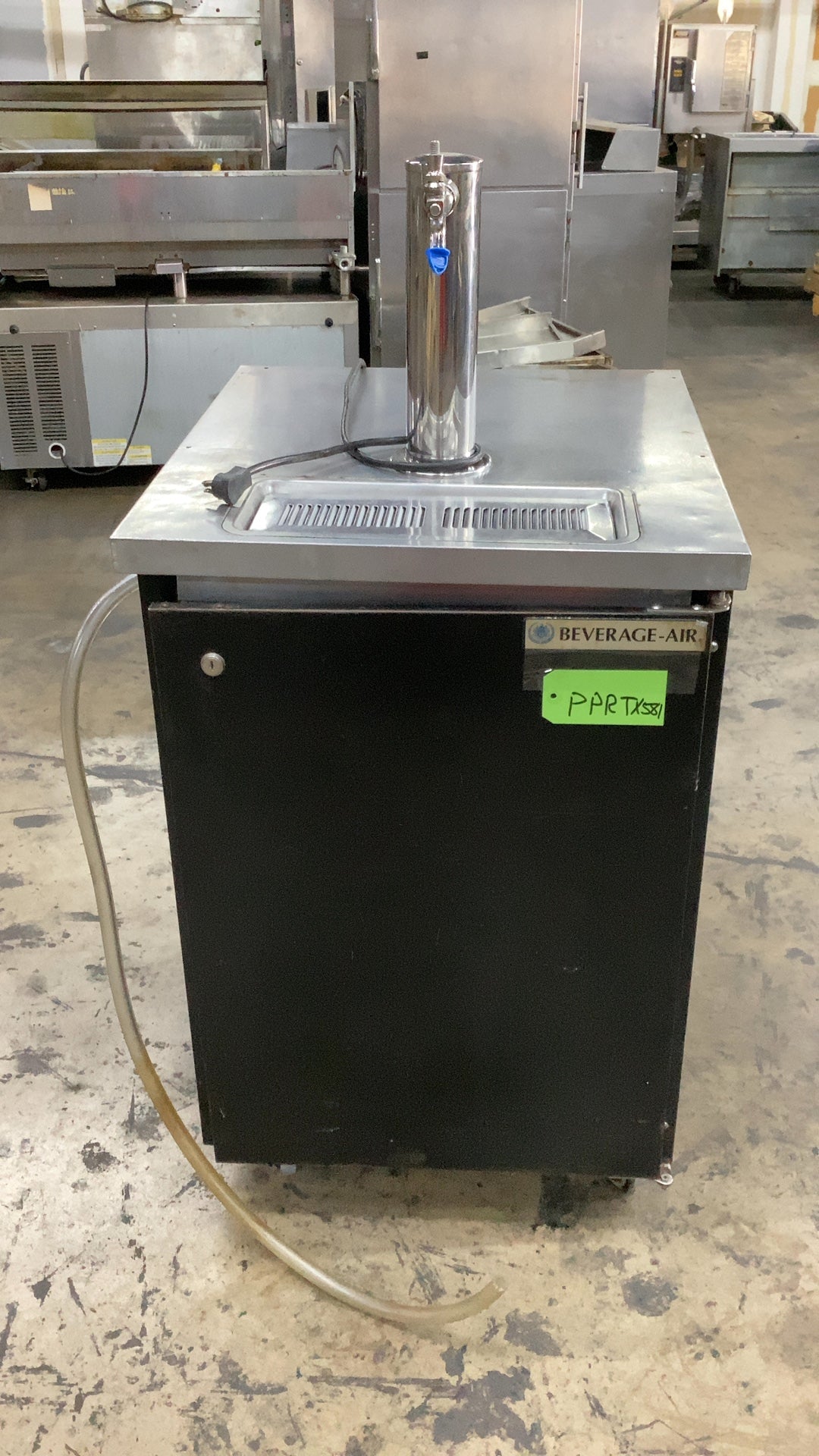 BEVERAGE-AIR BM23-B Kegerator