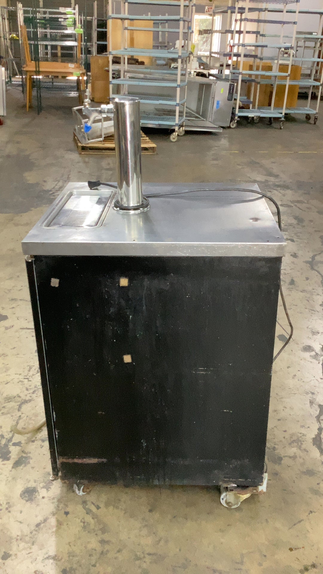 BEVERAGE-AIR BM23-B Kegerator
