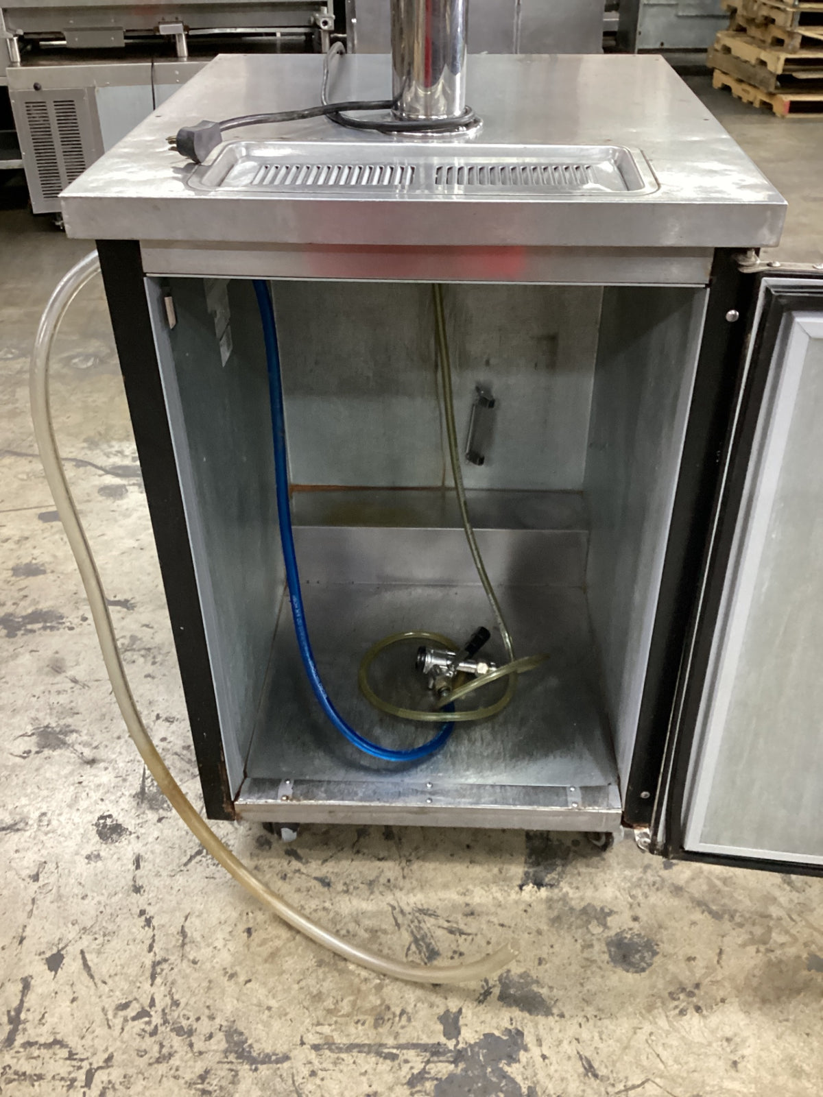 BEVERAGE-AIR BM23-B Kegerator
