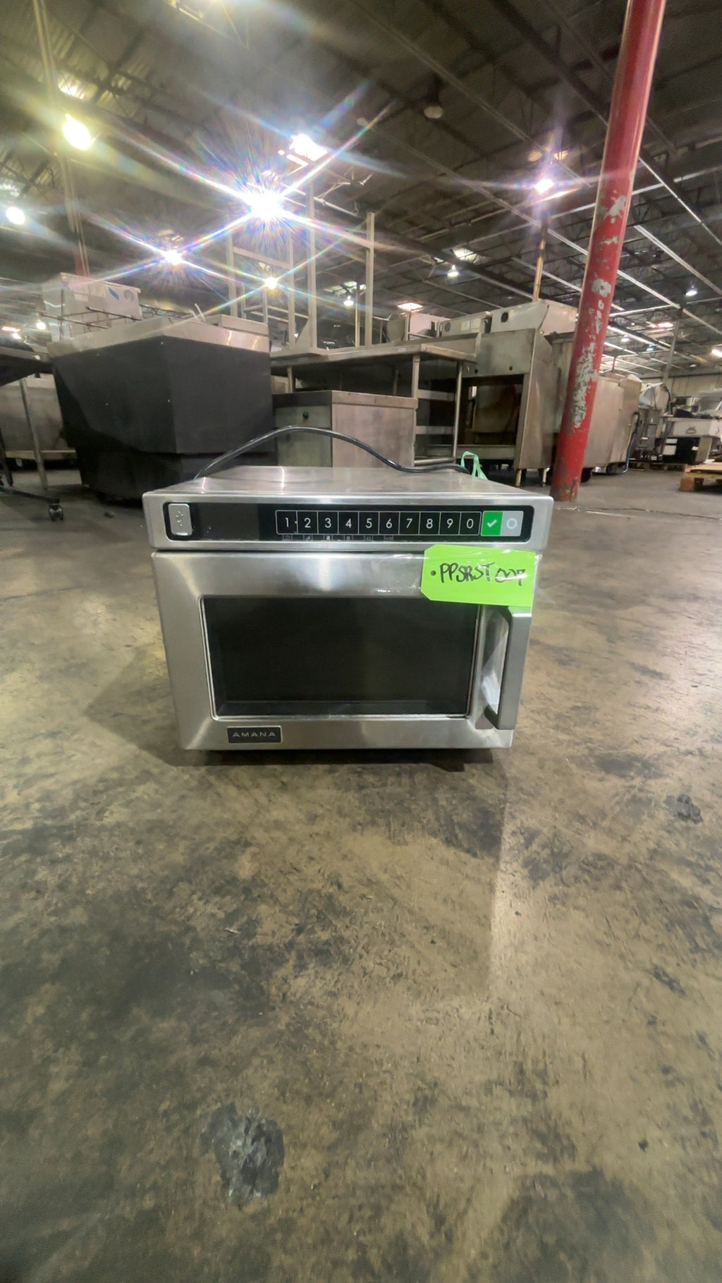 AMANA HDC212 Commercial Microwave Oven